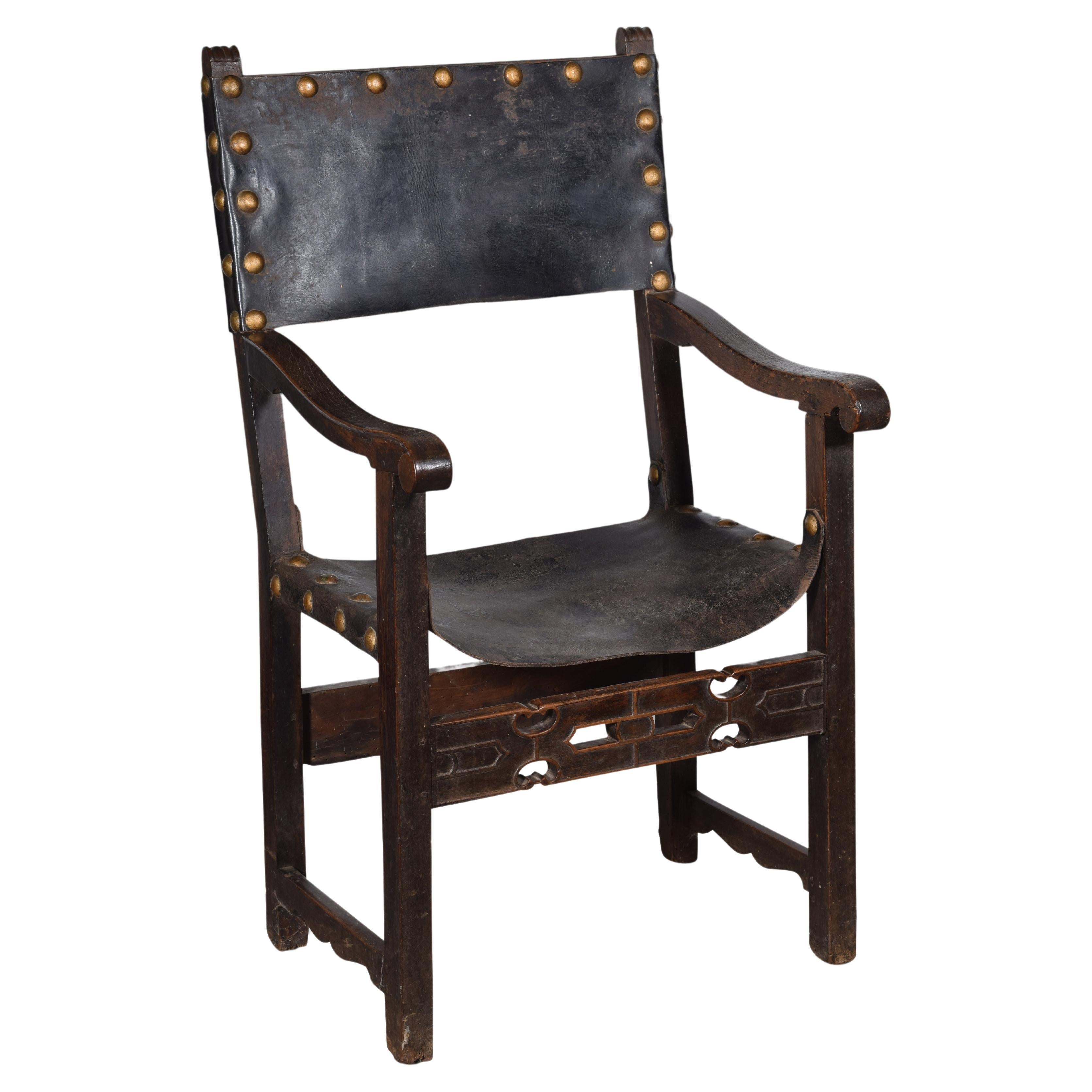 Armchair, "frailero" or friar. Wood, leather. Spain, 16th century. For Sale