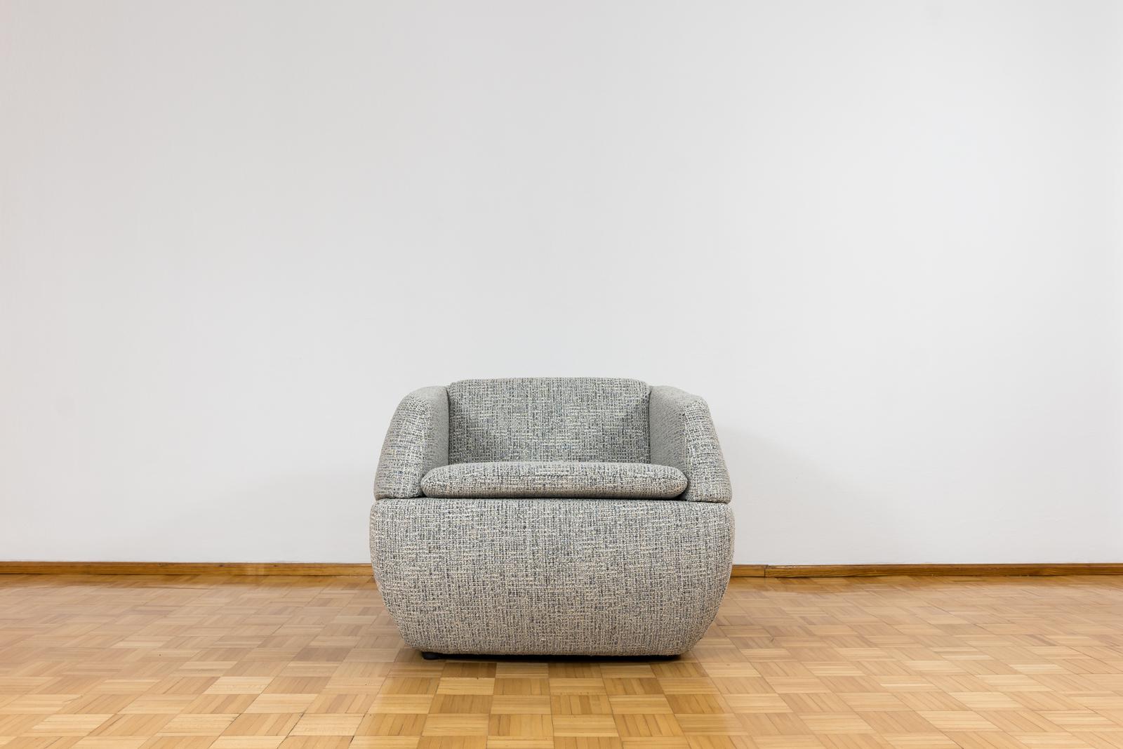 Customizable Space Age Lounge Chair From Lubuskie Fabryki Mebli, 1970s
Reupholstered in grey-white-black soft textured fabric
The lounge chair has storage under the seat.
We offer fabric customization upon request.