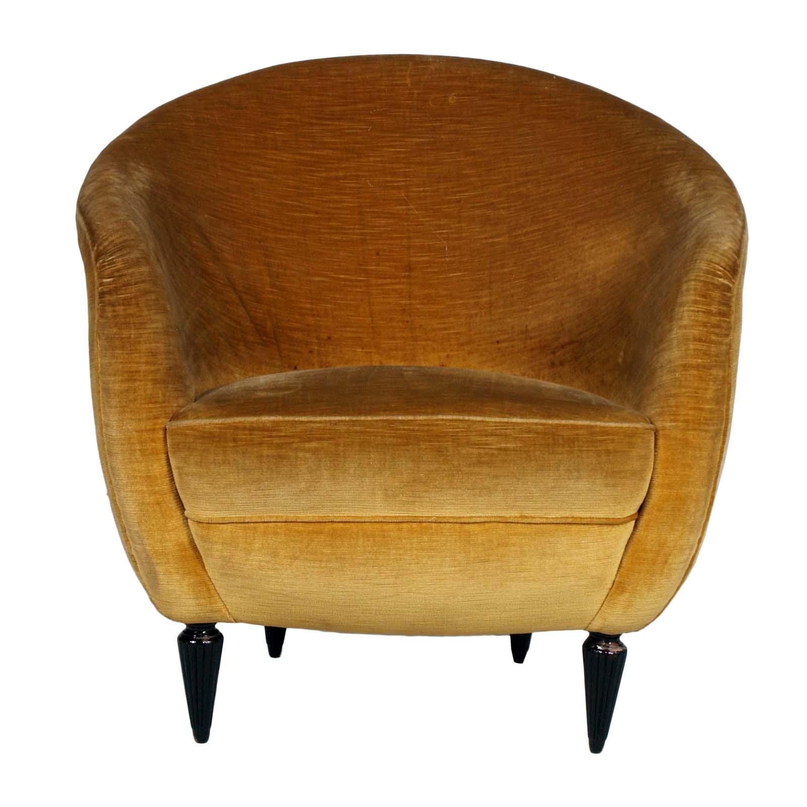 Fauteuil des années 1940 attribué au designer Gio Ponti, par Figli di Amedeo Cassina, avec la tapisserie d'origine en velours encore utilisable. 

Dimensions en cm : H 40/73, L 75, P 70.

À qui appartenait cette chaise ?
Par les héritiers de la