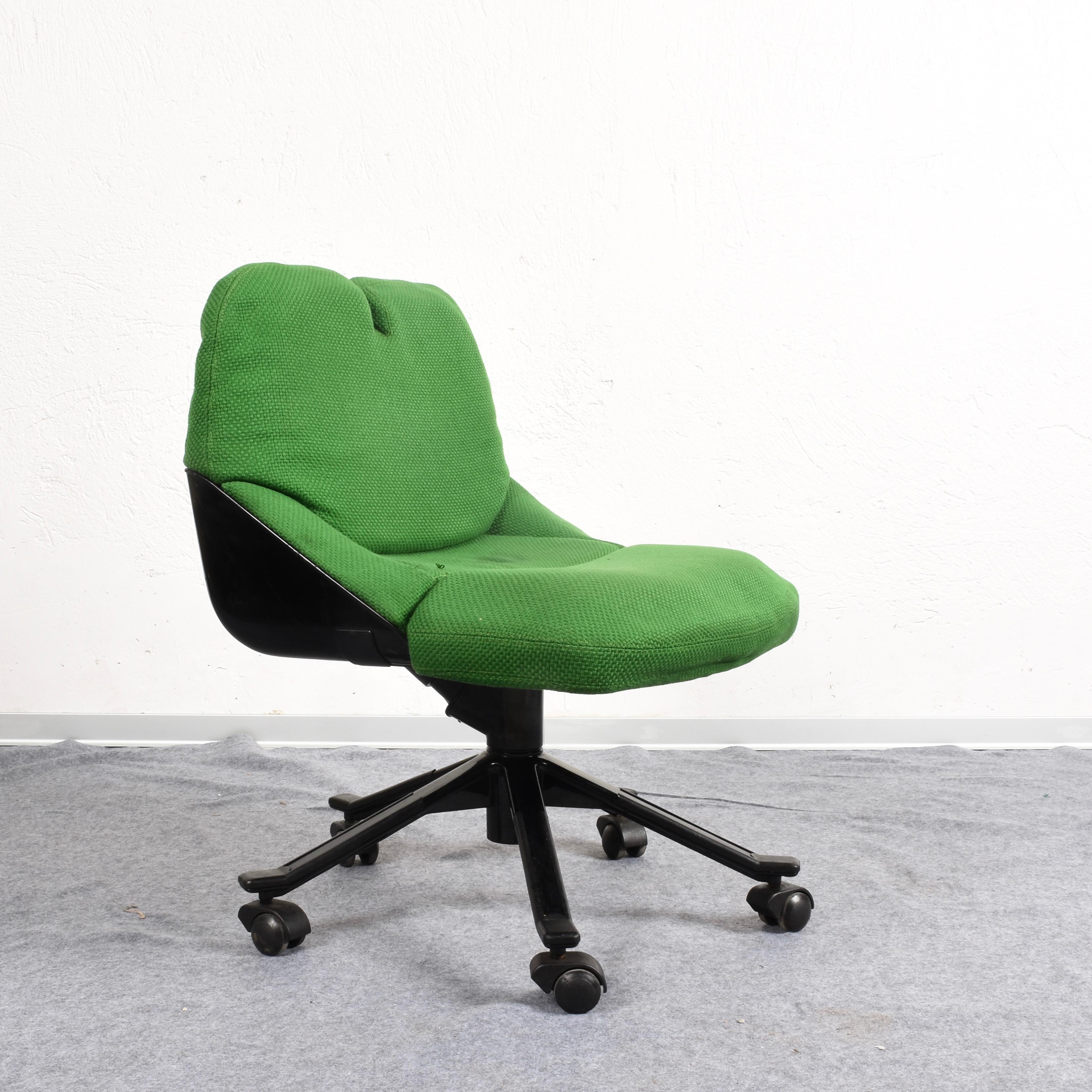 Mid-Century Modern Armchair Green P55 by Giorgetto Giugiaro for Tecno, Office Chair, Italy, 1980s For Sale