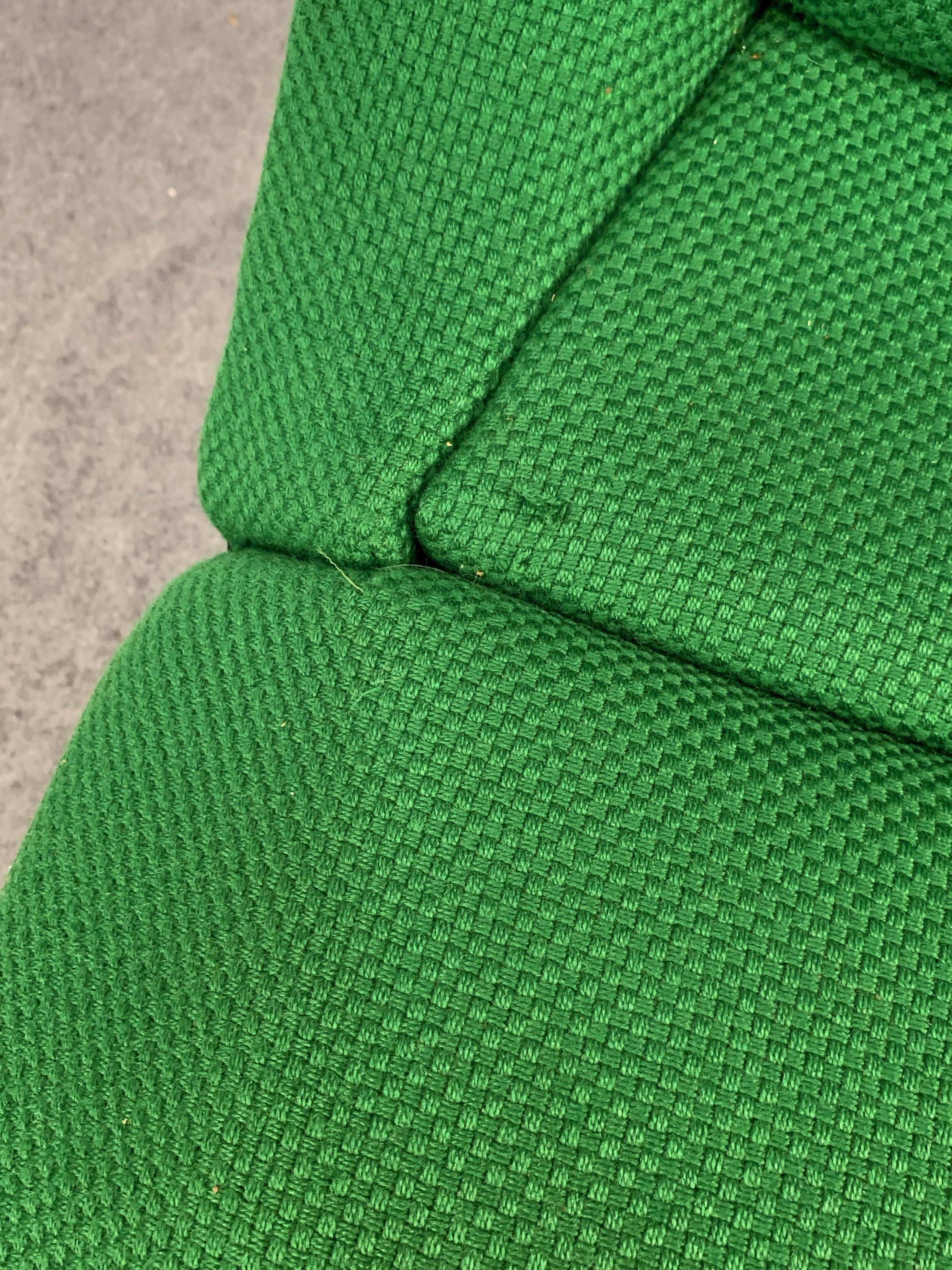 Armchair Green P55 by Giorgetto Giugiaro for Tecno, Office Chair, Italy, 1980s In Good Condition For Sale In Roma, IT