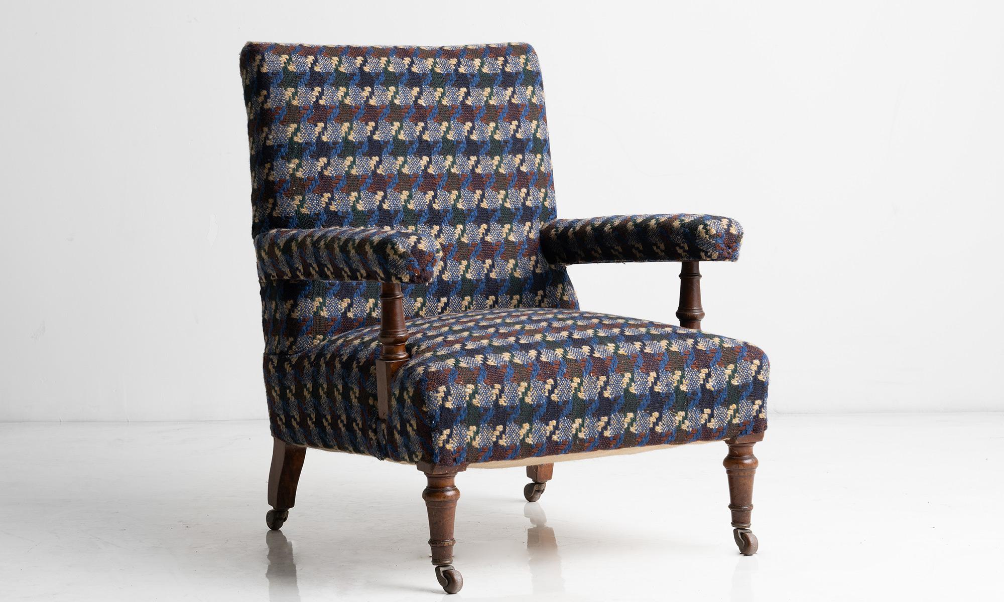Armchair in 100% Virgin Wool Houndstooth by Pierre Frey
England circa 1850
Newly upholstered in 100% Virgin Wool Houndstooth by Pierre Frey with antique frame in original condition.