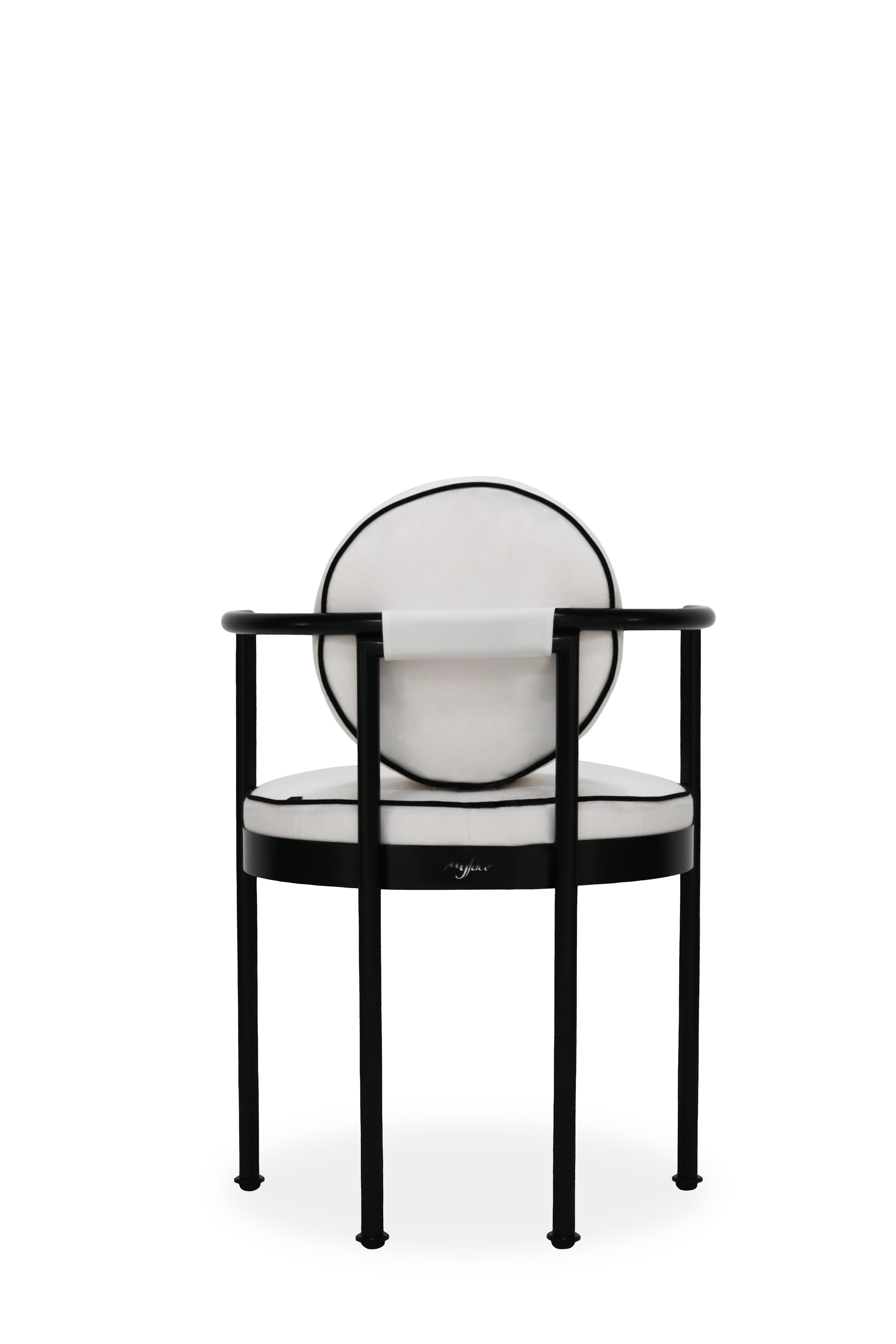Sessel aus schwarzem Edelstahl und weißem Stoff (Moderne) im Angebot