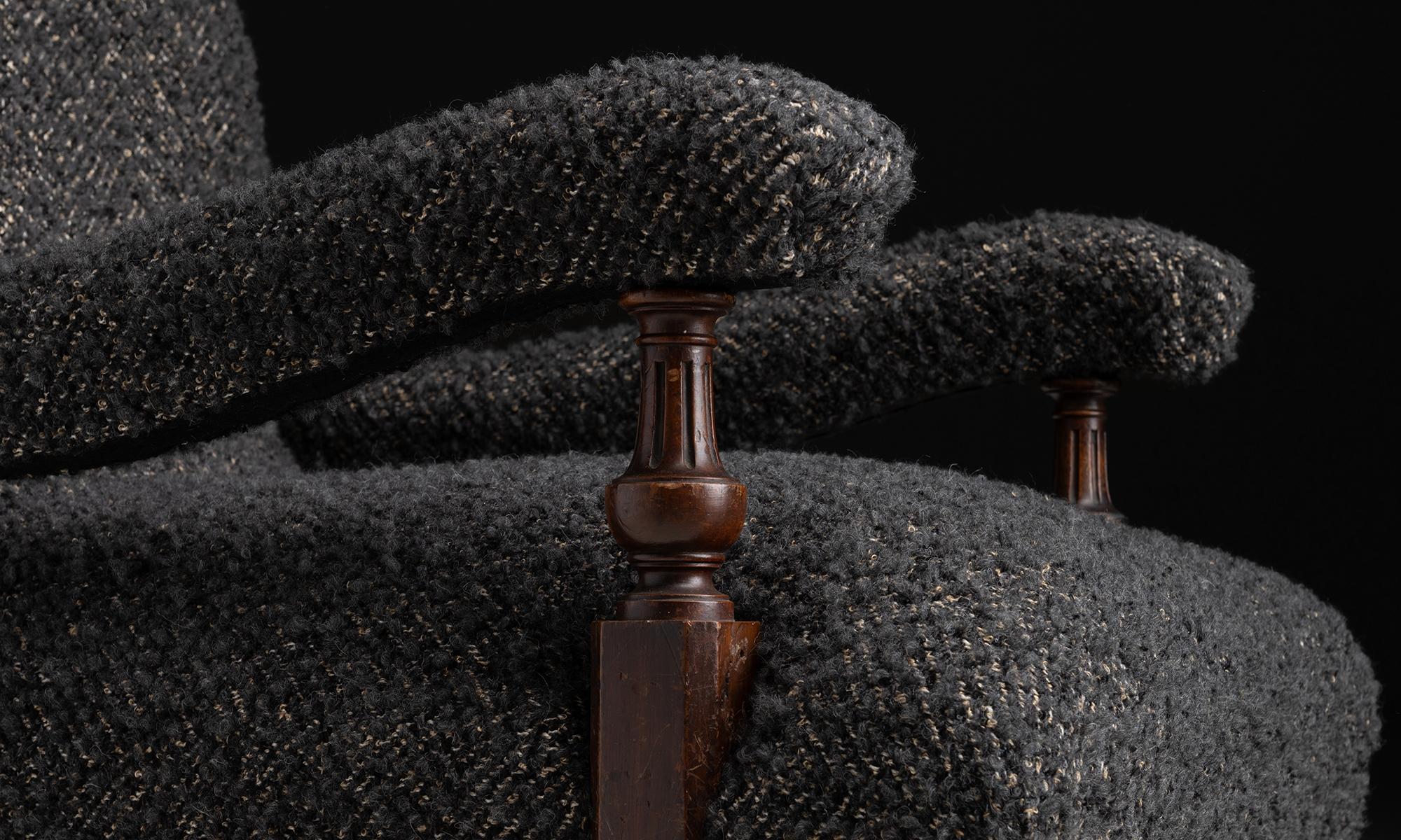 Fauteuil en laine chevron
Angleterre vers 1875
Cadre ancien rechampi en mélange de coton McLaurin & Piercy.
27 