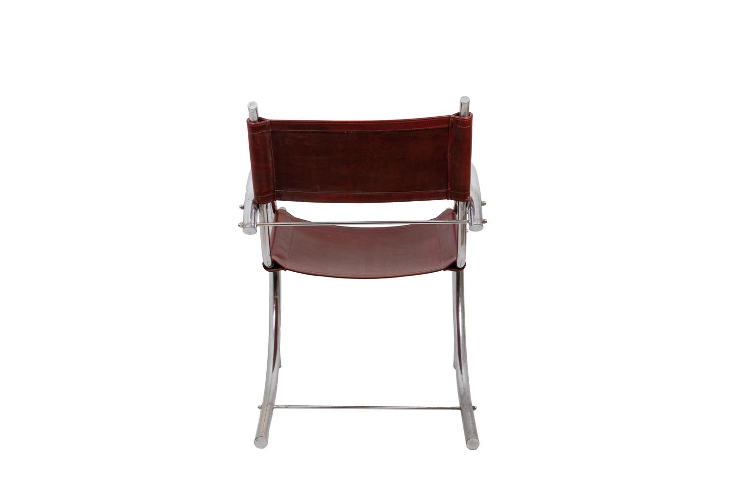 Sessel aus verchromtem Metall und rotem Leder, 1930er Jahre (Europäisch) im Angebot