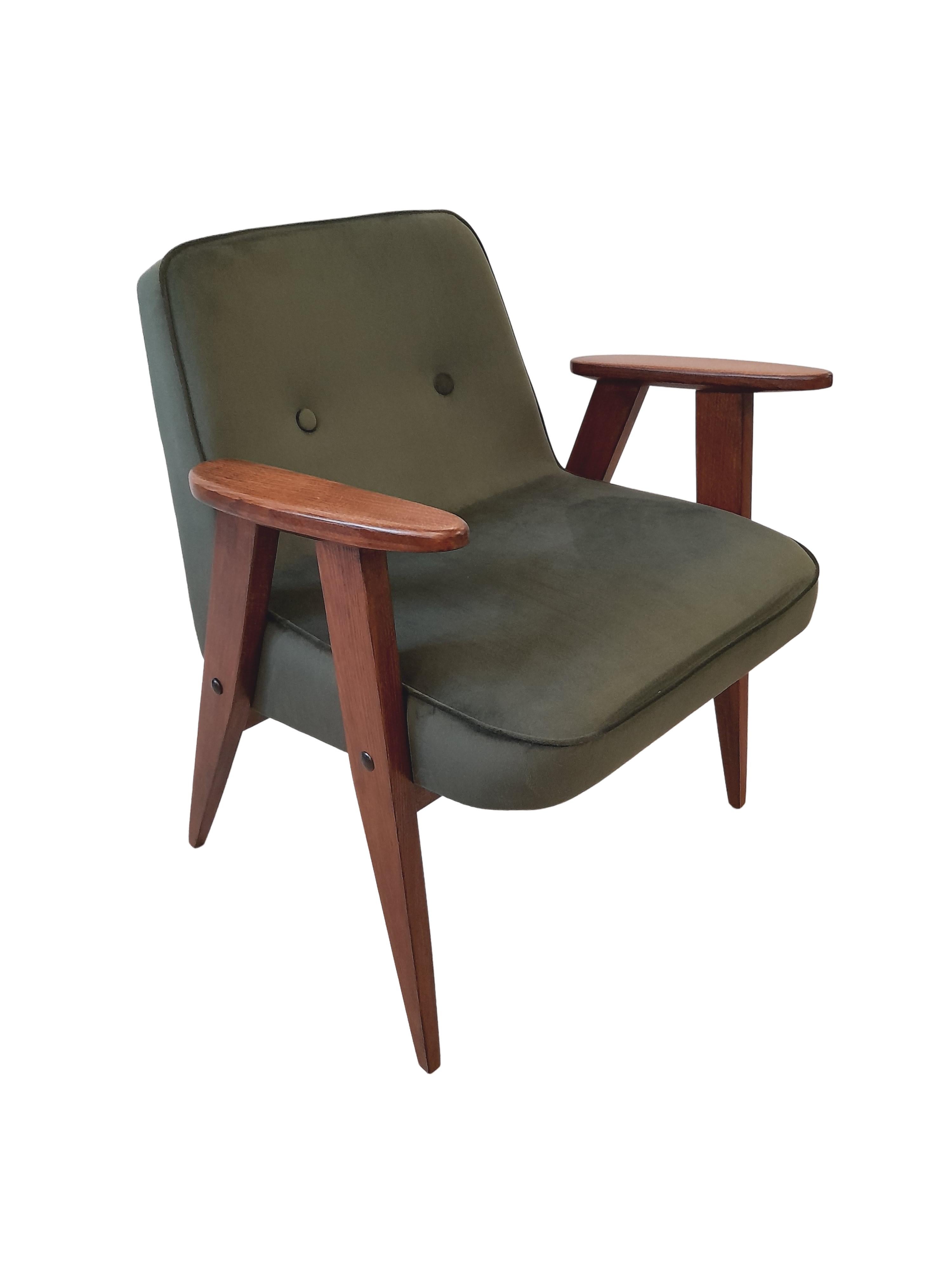 Sessel aus grünem Samt, Modell 366, von Józef Chierowski, 1960er Jahre (Polnisch)
