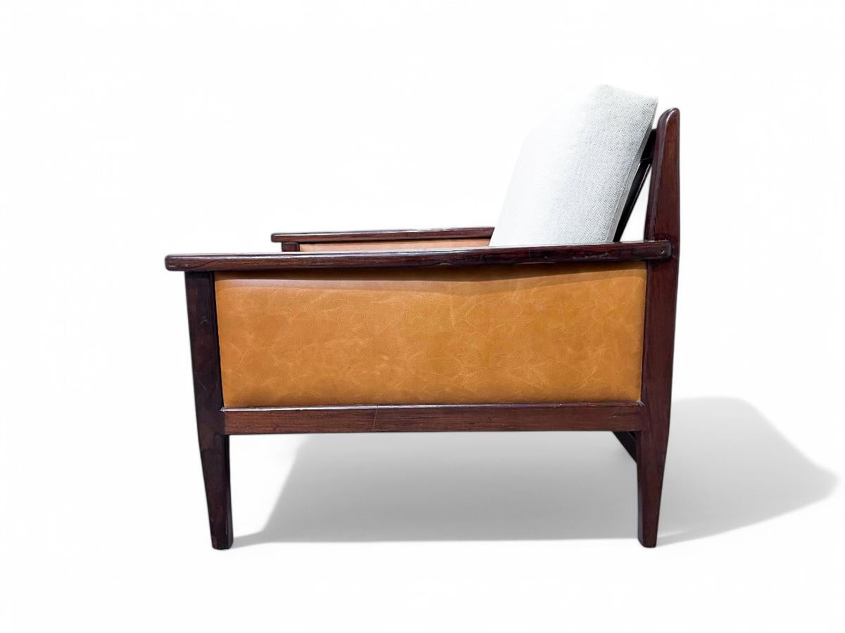 Mid-Century Modern Armchair in Hardwood, Leather & Linen, Fatima, c. 1960s, Brazil For Sale
