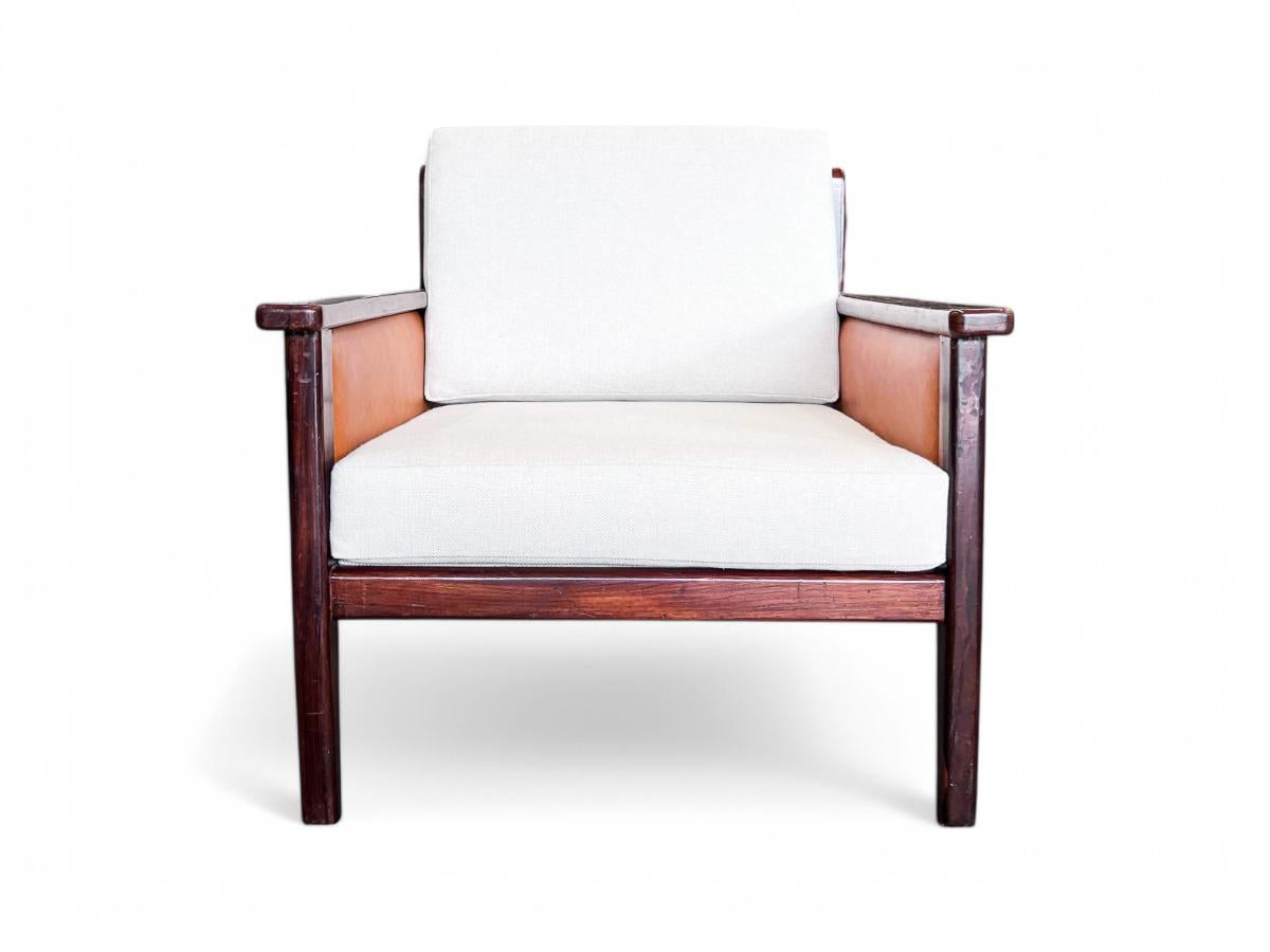 Armchair in Hardwood, Leather & Linen, Fatima, c. 1960s, Brazil For Sale 1
