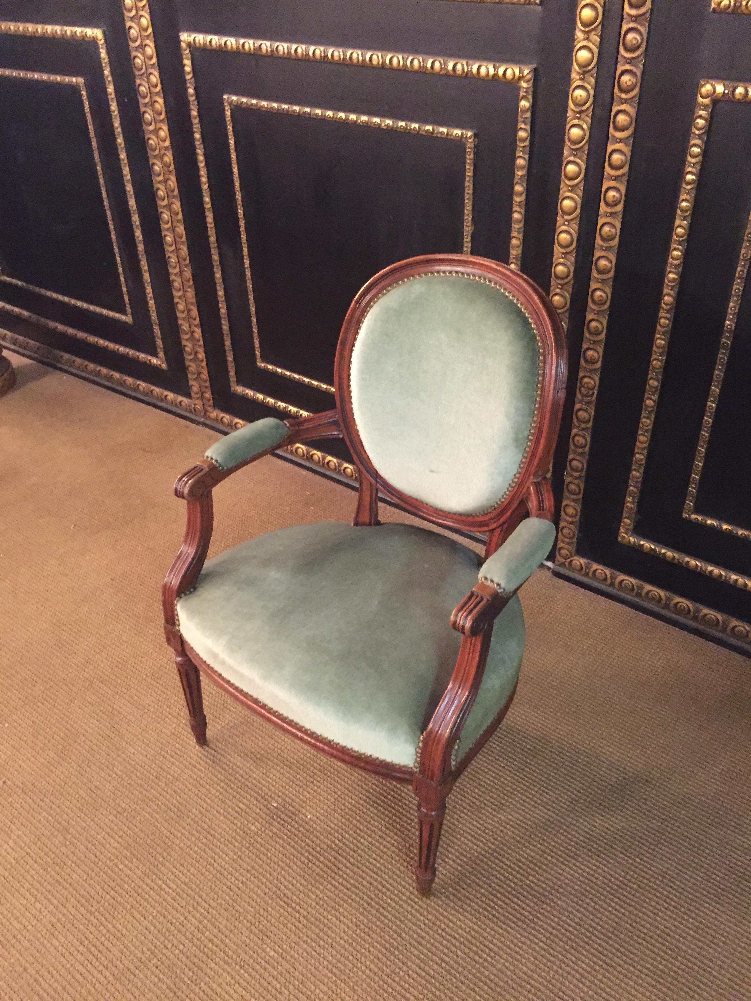 Louis XVI Armchair in antique Louis Seize Style Walnut veneer hand carved For Sale