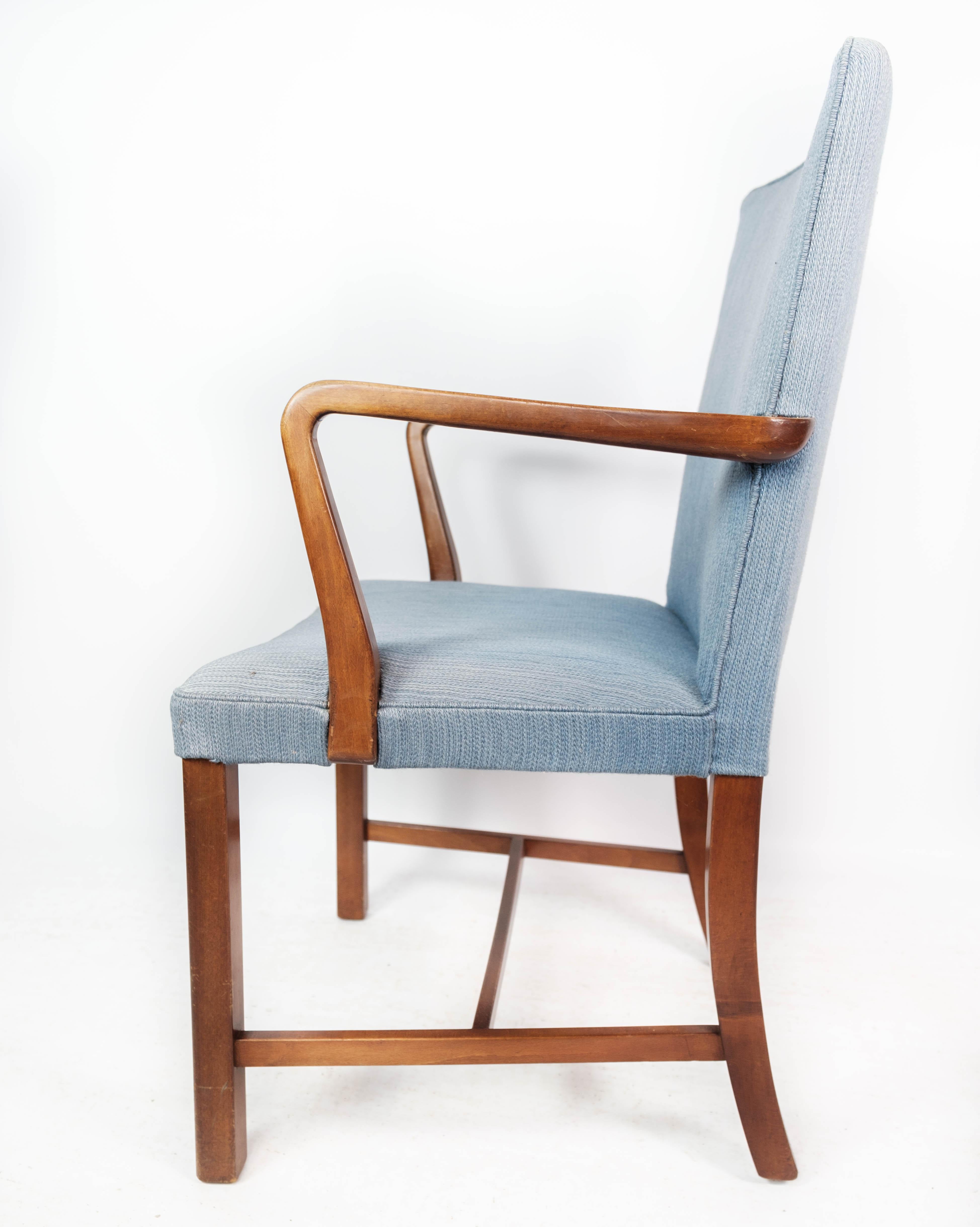Mid-20th Century Armchair in Mahogany and Upholstered with Light Blue Fabric by Fritz Hansen For Sale