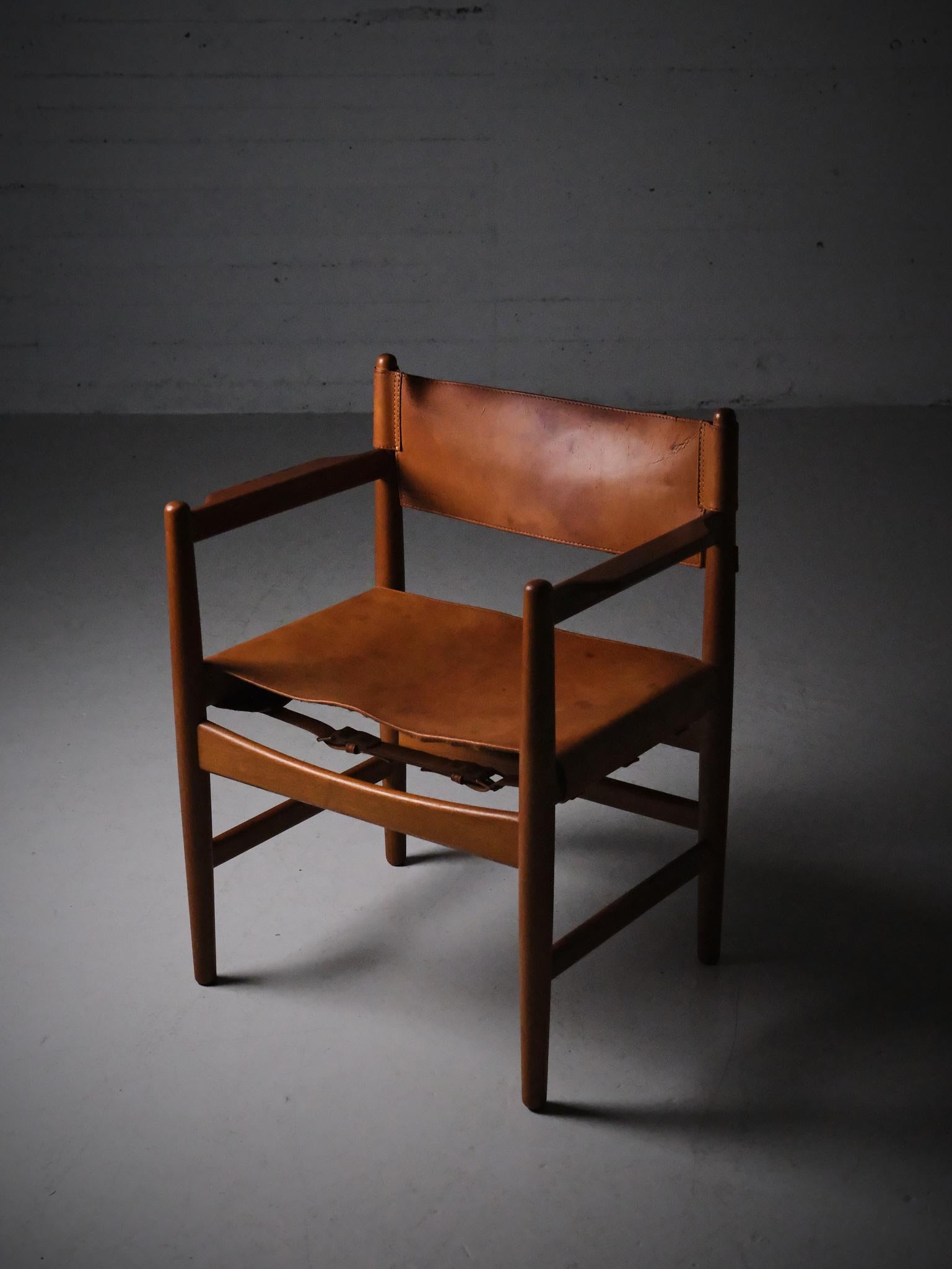 Rare armchair designed by Børge Mogensen for Karl Andersson & Söner in Sweden during the 1950s.

Made in oak and leather with a beautiful patina. 