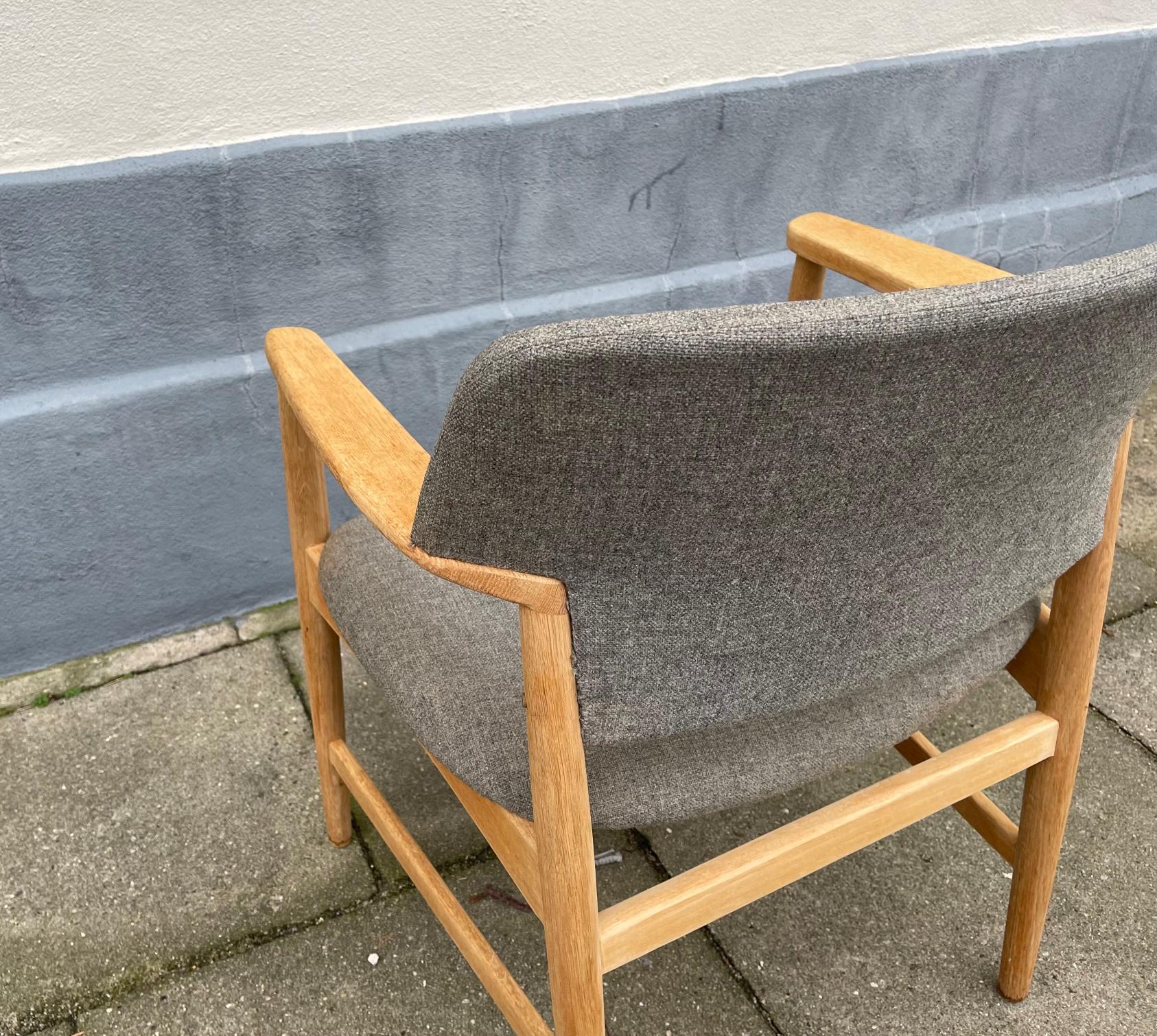 Armchair in Oak by Aksel Bender Madsen for Fritz Hansen, 1960s In Good Condition For Sale In Esbjerg, DK