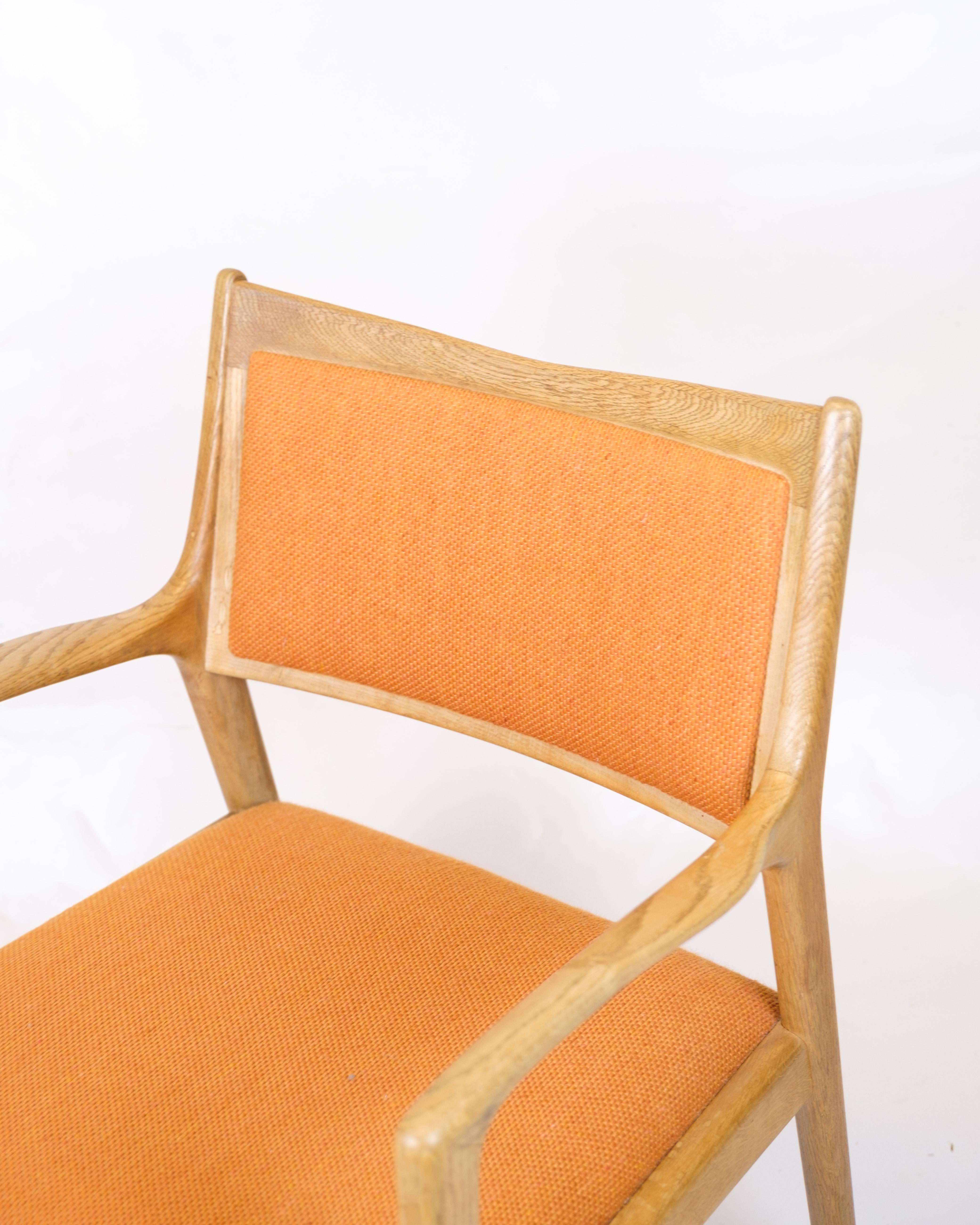 Mid-Century moderno Poltrona in Oak e tessuto arancione di Karl-Erik Ekselius per JOC Vetlanda in vendita
