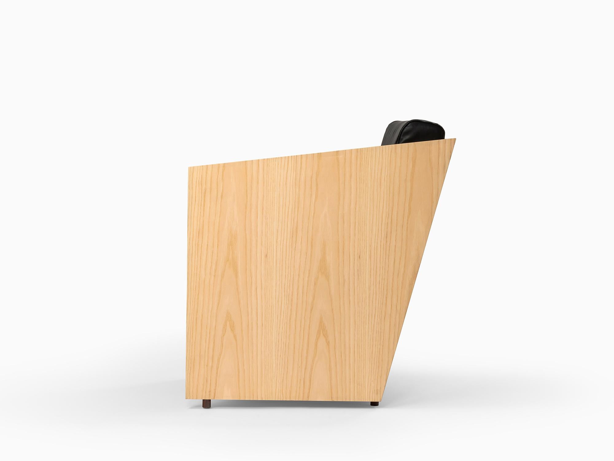 Armchair in Oak Wood and Natural Leather - SET 2 Pieces - Álvaro Siza Vieira In New Condition For Sale In Lisboa, Lisboa