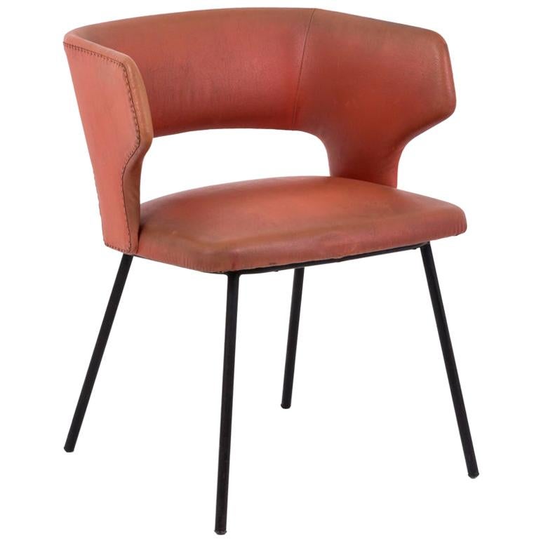 Sessel aus orangefarbenem Skai und schwarz lackiertem Metall:: 1950er Jahre