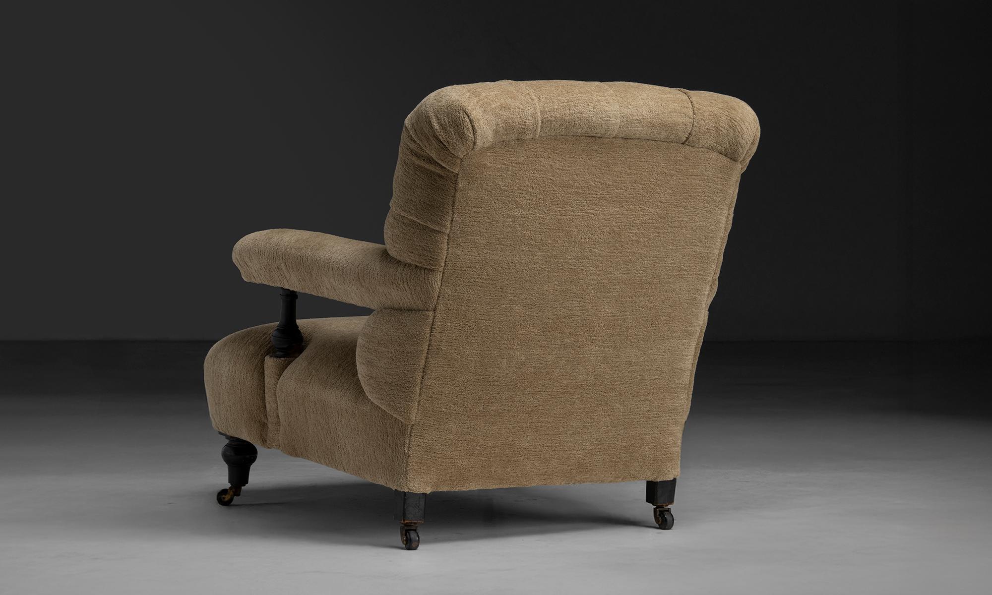 Armchair in Pierre Frey Chenille England, 1890 (Frühes 20. Jahrhundert) im Angebot