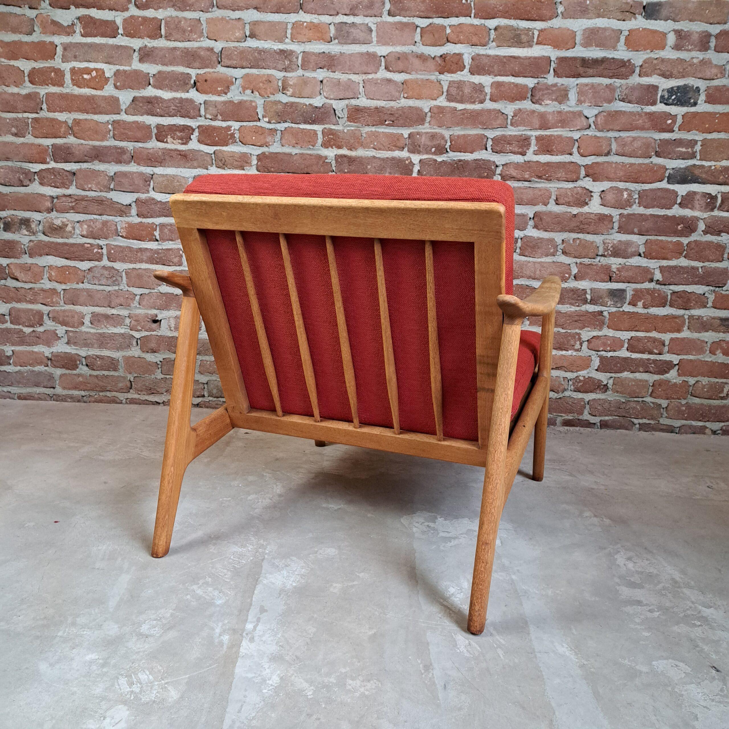Mid-Century moderno Poltrona in tessuto rosso, Danimarca, 1960 in vendita