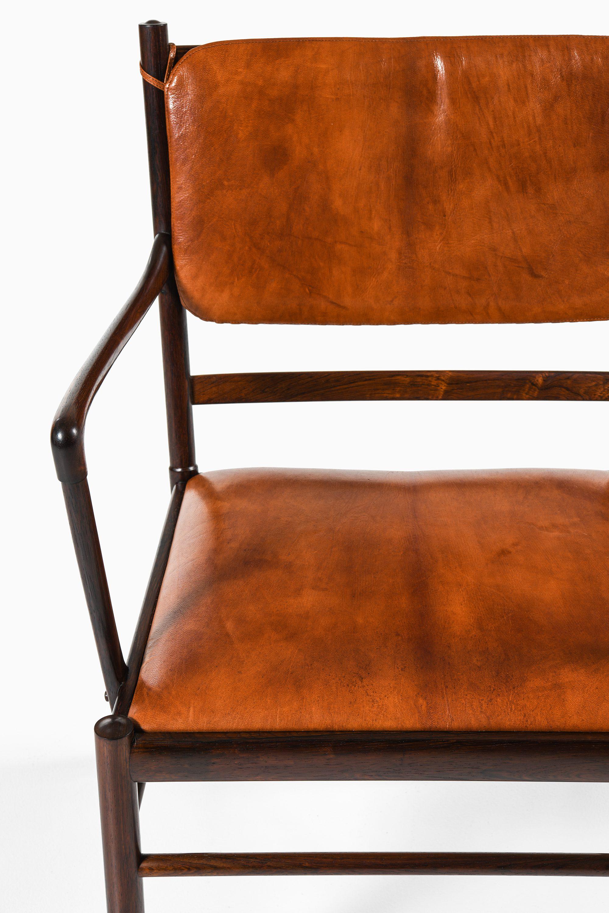 Danish Armchair in Rosewood and Upholstered in Niger Leather by Ole Wanscher, 1960's For Sale