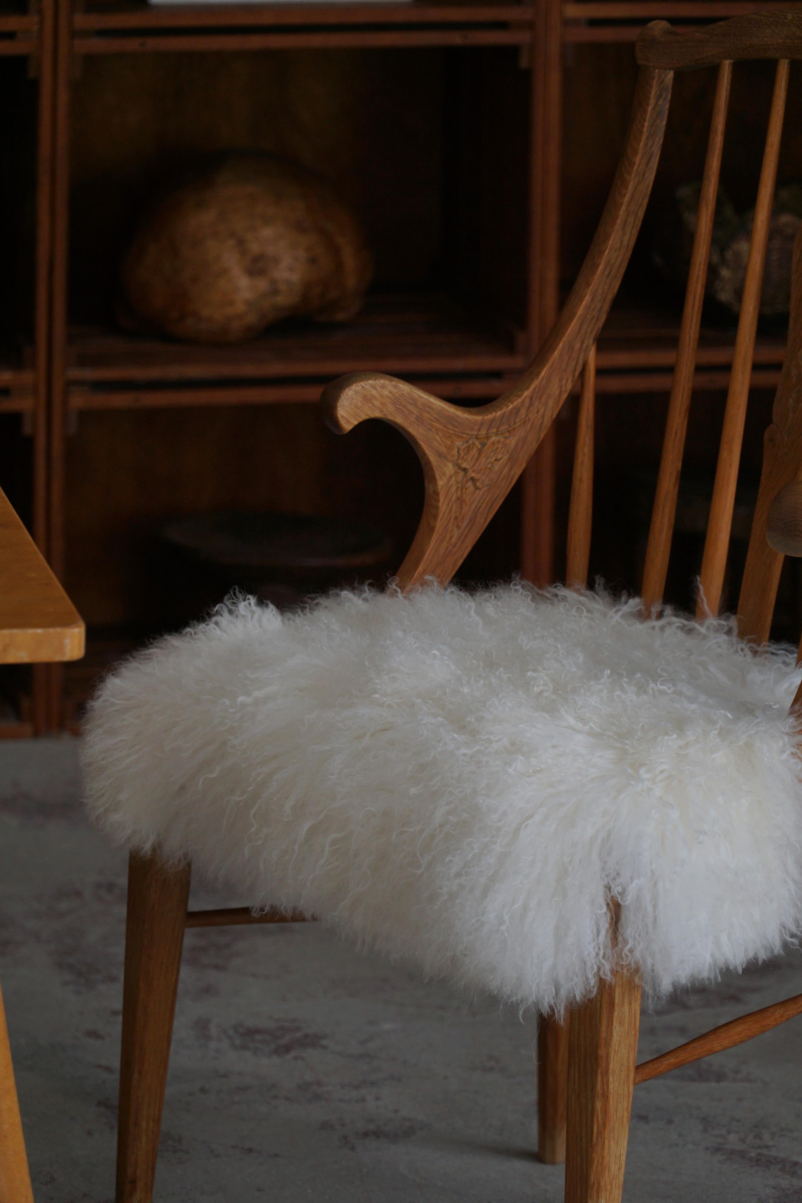 Fauteuil en Oak Oak massif, retapissé en laine d'agneau, milieu du siècle danois, années 1950 en vente 11