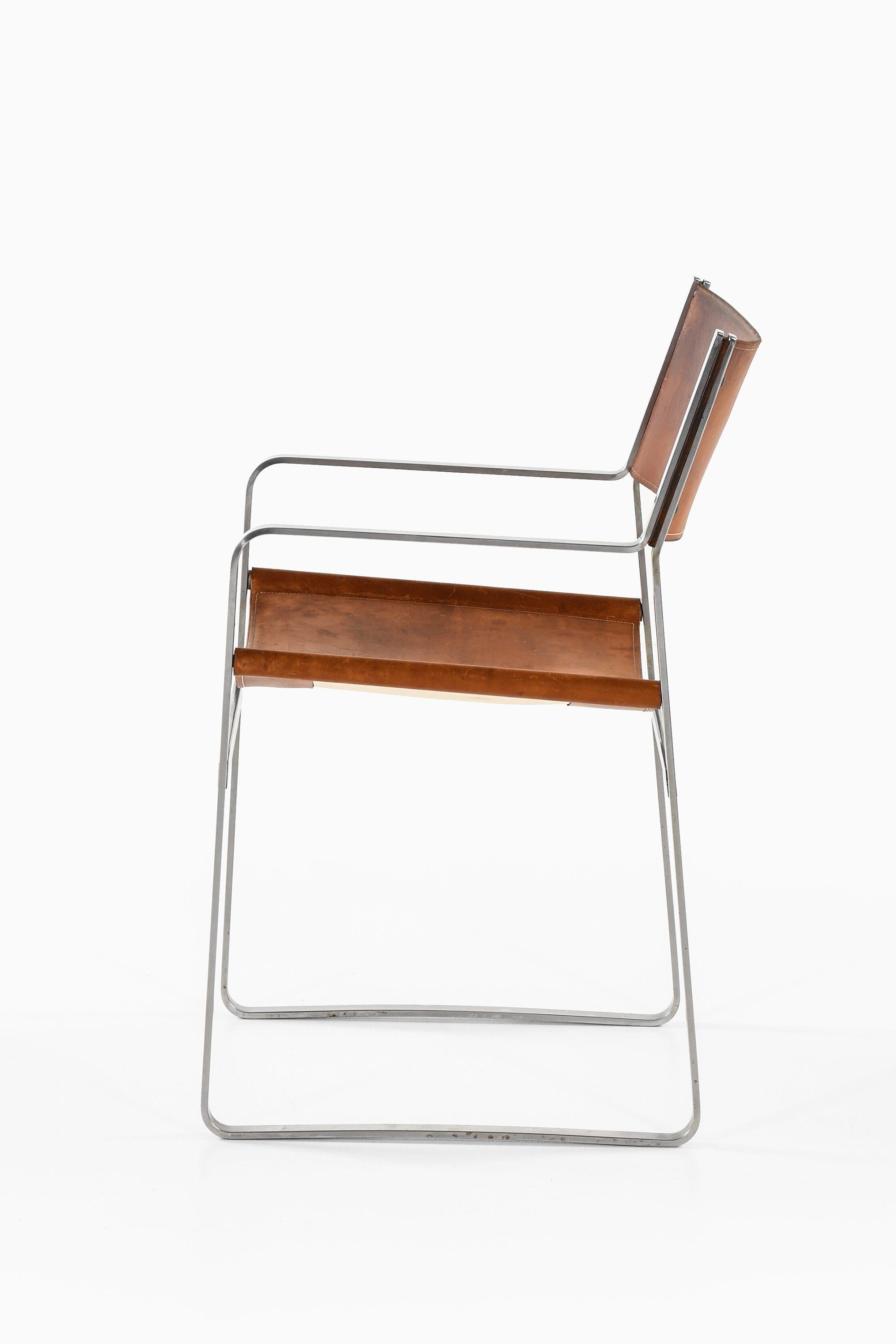 Scandinavian Modern Armchair in Steel and Original Leather by Hans Wegner, 1970s For Sale