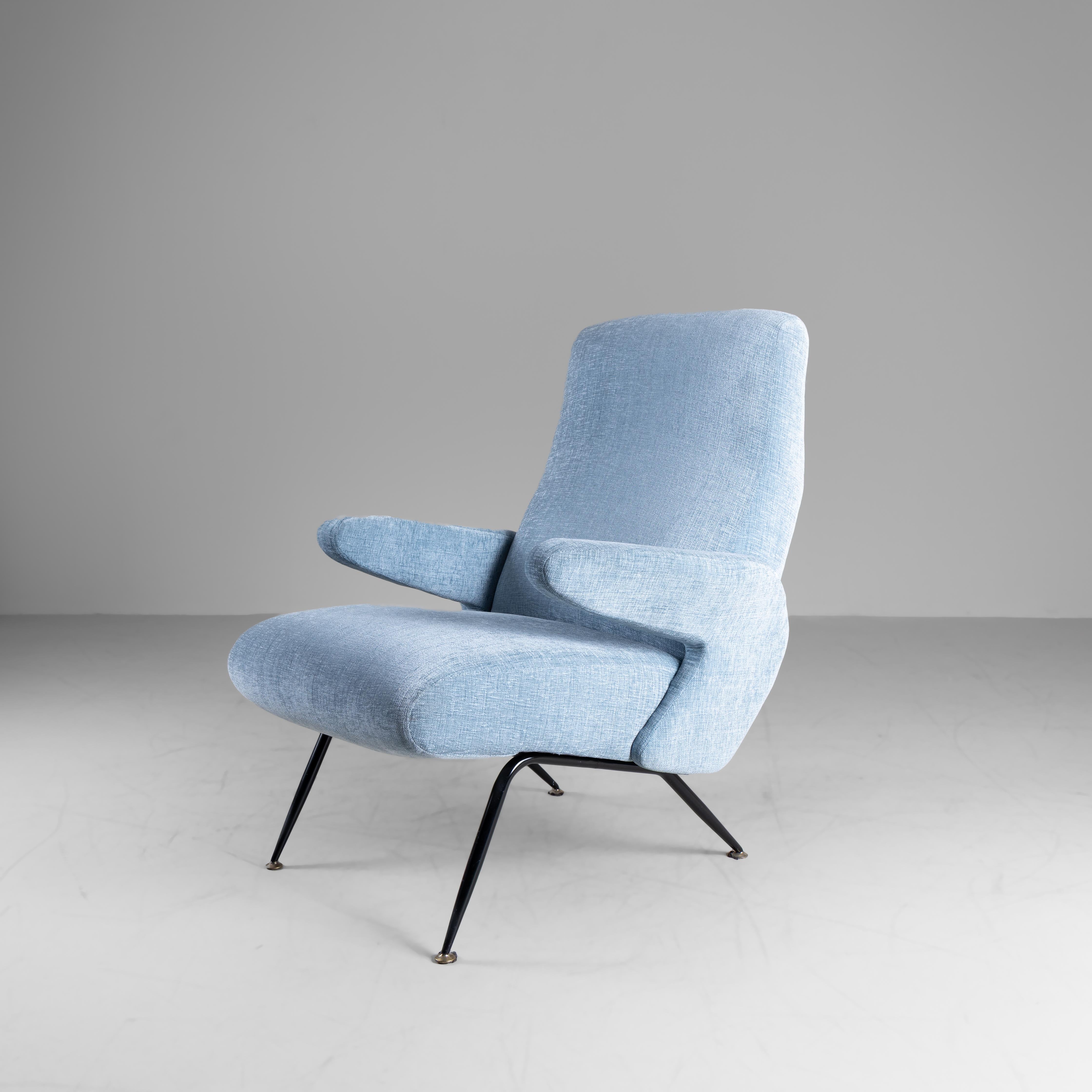 Dieser Artikel ist ein Symbol des großen italienischen Designs, wir haben eine Restaurierung mit unserem Netzwerk von italienischen Handwerkern, mit hochwertigen Materialien.