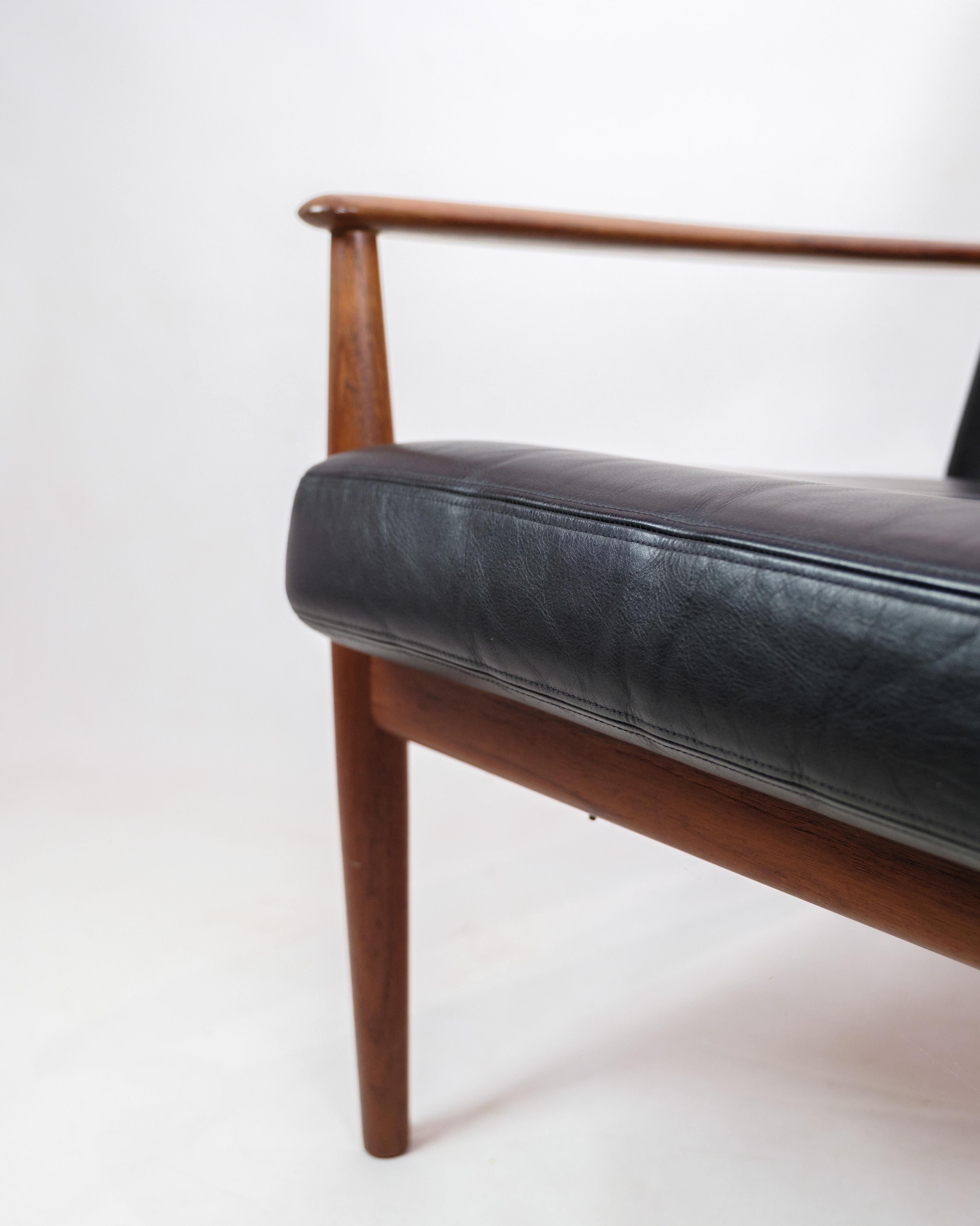 Armchair In Teak and black leather, Model 118 Designed By Grete Jalk From 1960s For Sale 5