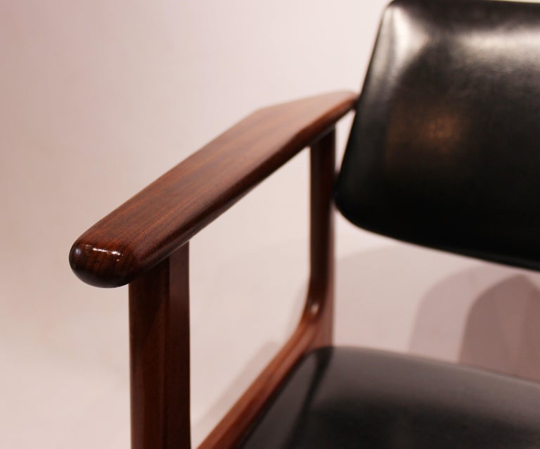 Armchair in Teak and Black Leather of Danish Design from the 1960s In Good Condition In Lejre, DK
