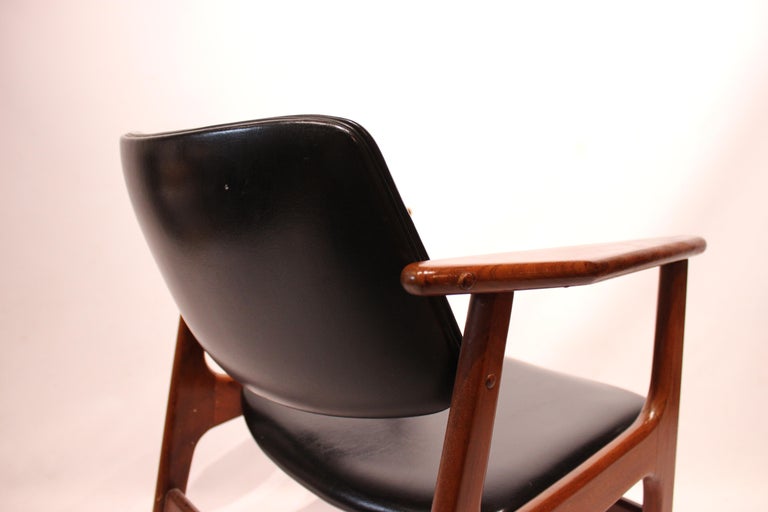 Armchair in Teak and Black Leather of Danish Design from the 1960s 2