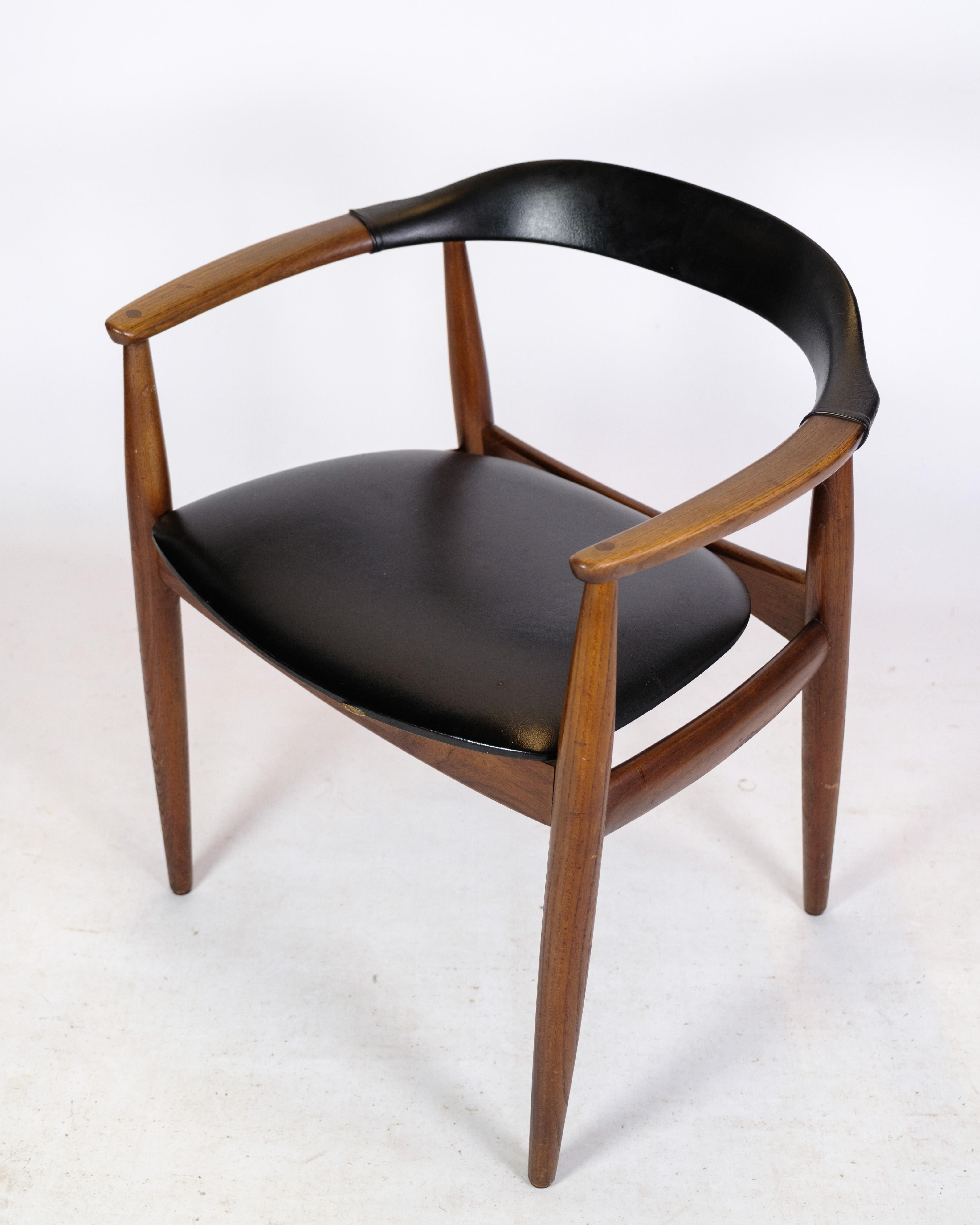 Armchair in Teak Wood and Black Leather by Illum Wikkelsø & Niels Eilersen 1960 For Sale 1