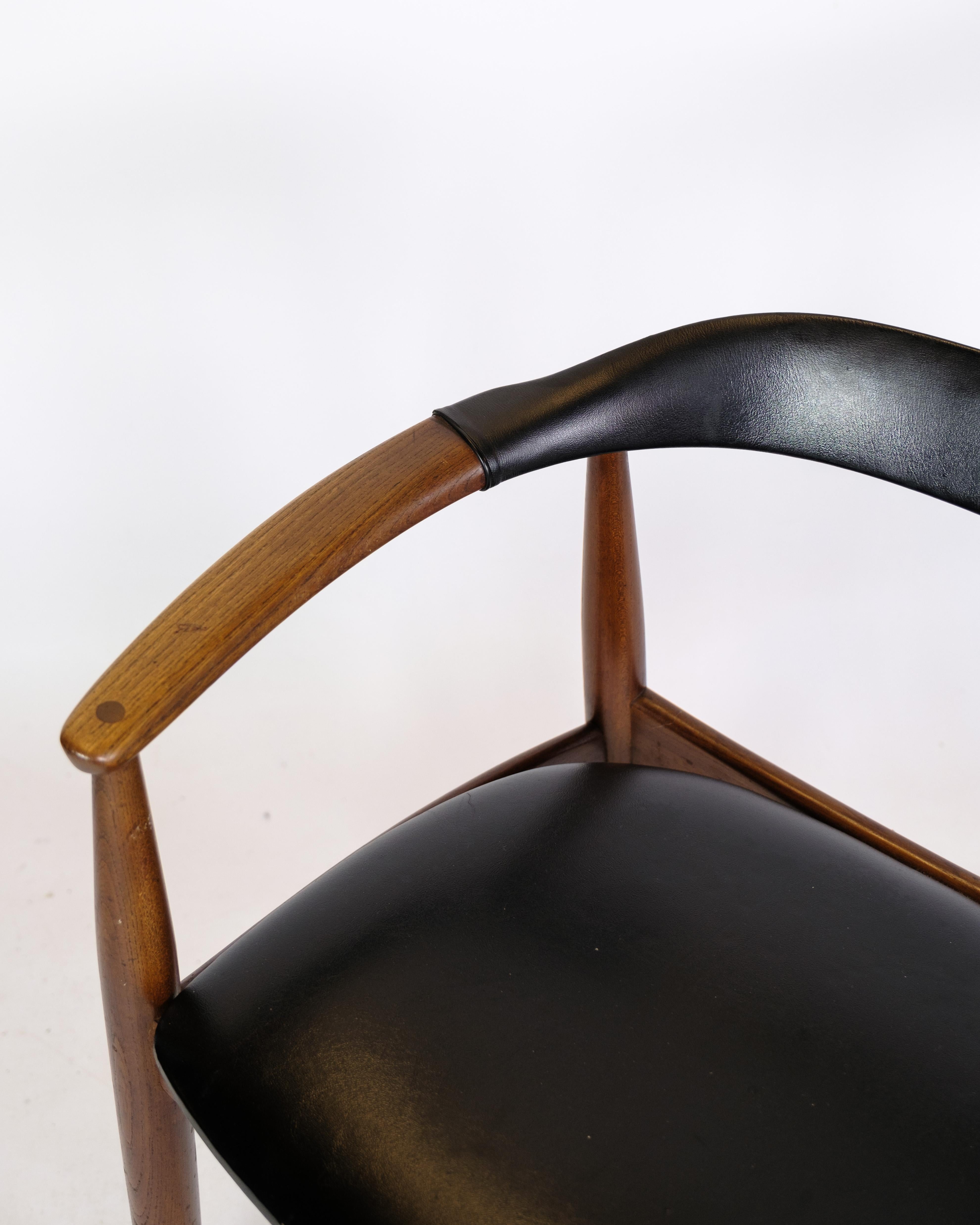 Armchair in Teak Wood and Black Leather by Illum Wikkelsø & Niels Eilersen 1960 For Sale 2