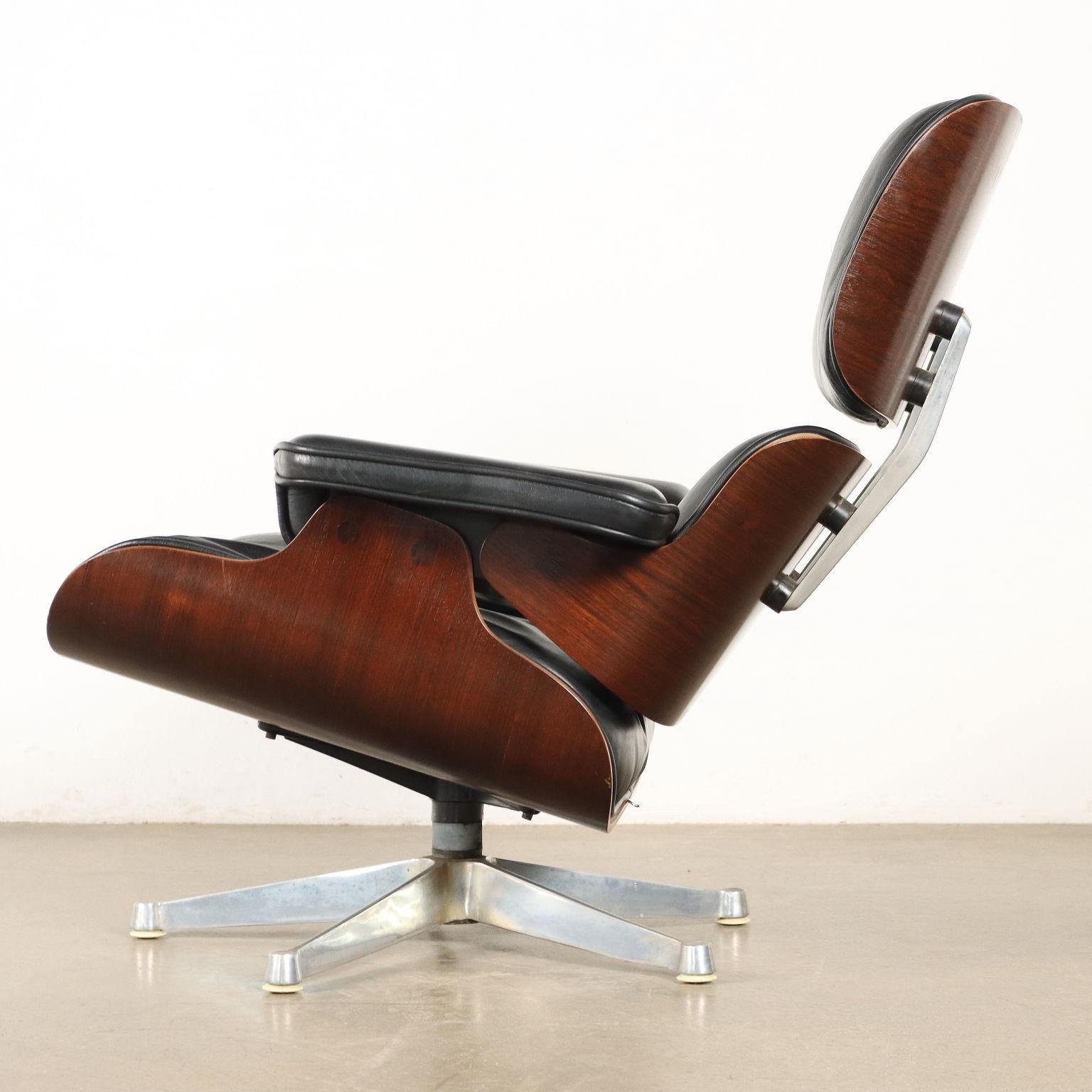 Italian Armchair in the Style of the Lounge Chair by Charles Eames of the 80s