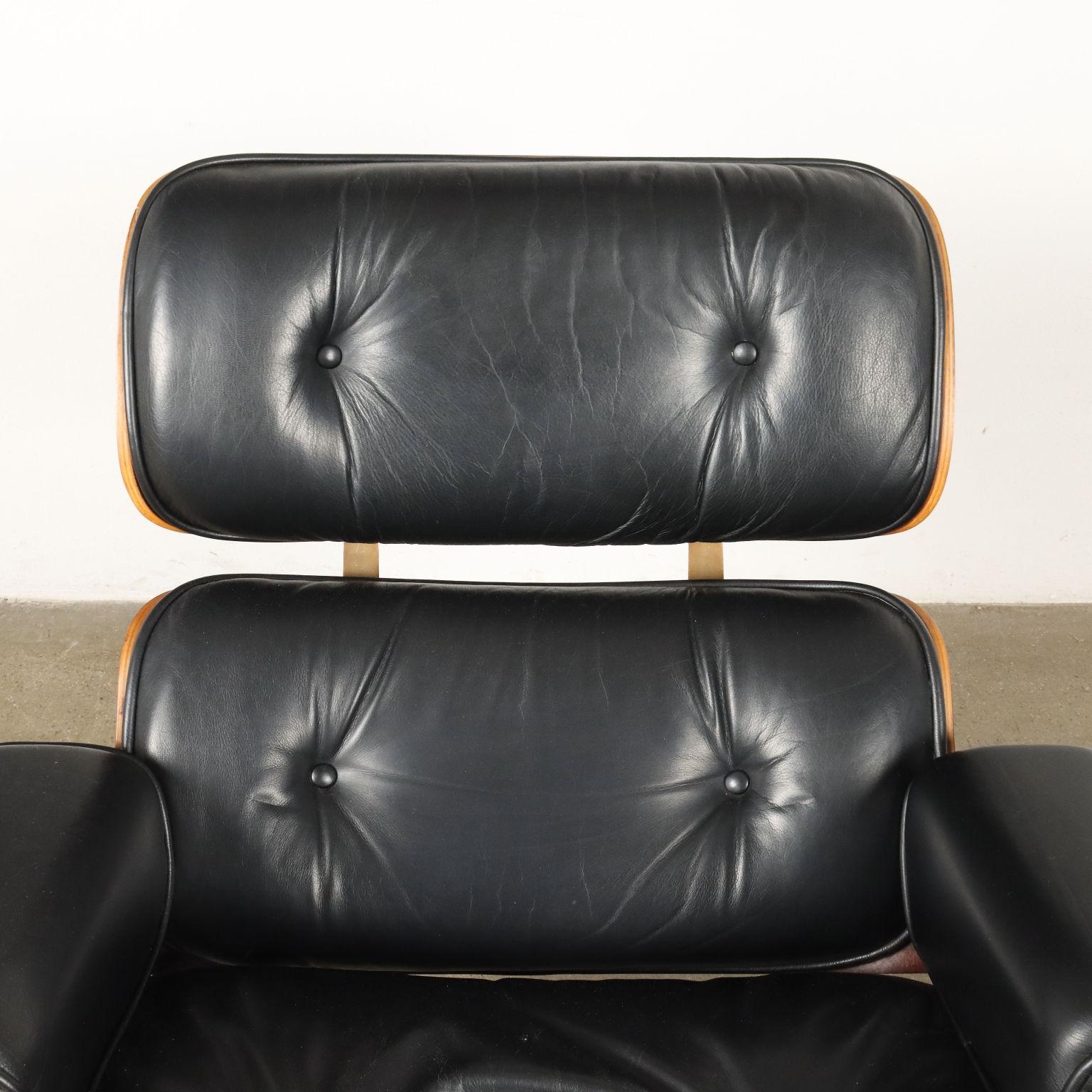 Veneer Armchair in the Style of the Lounge Chair by Charles Eames of the 80s