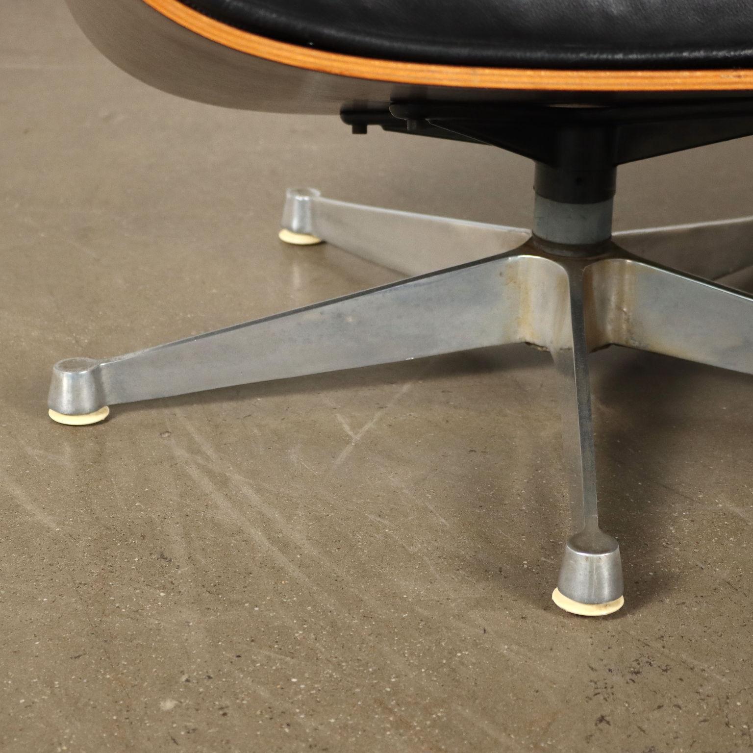 Late 20th Century Armchair in the Style of the Lounge Chair by Charles Eames of the 80s