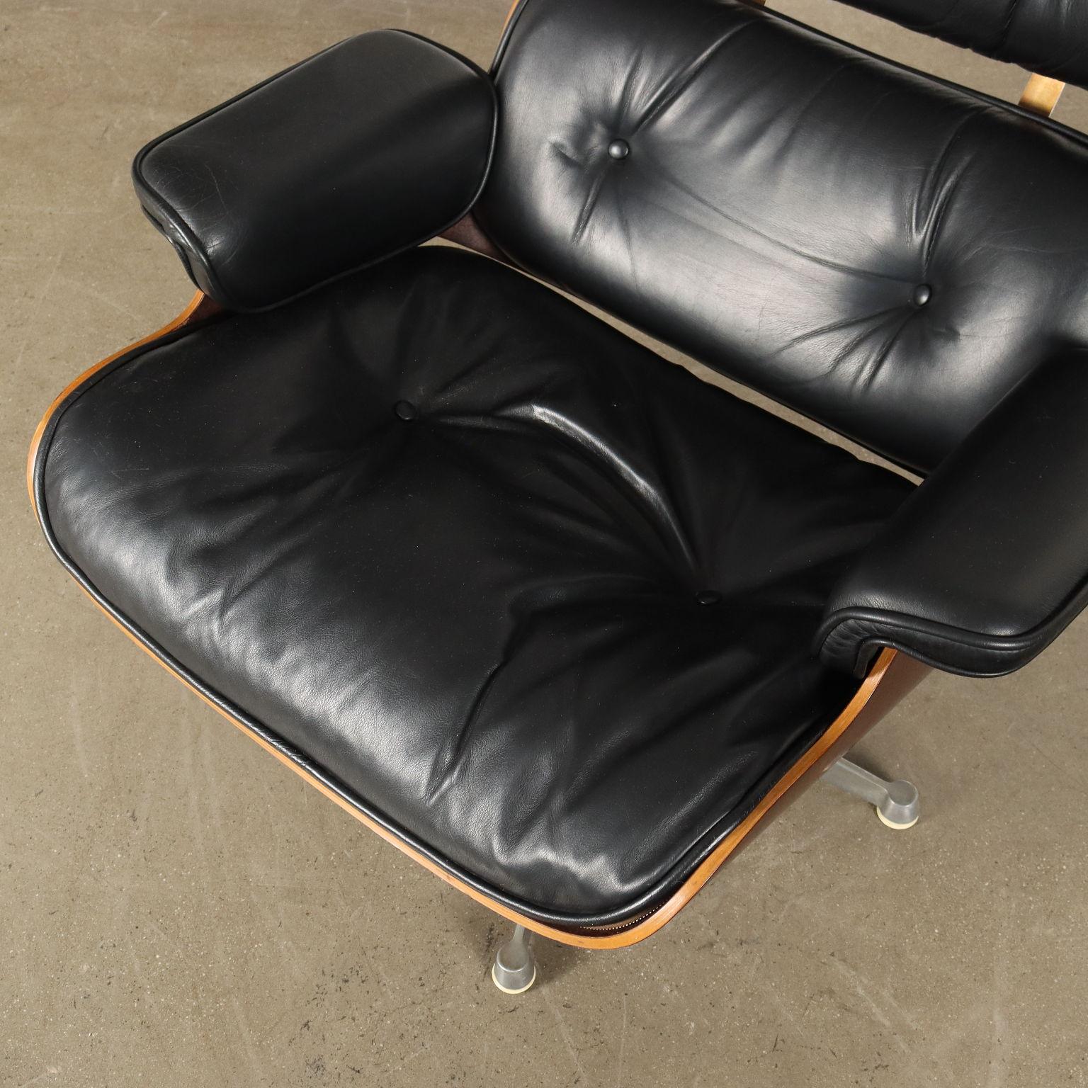 Aluminum Armchair in the Style of the Lounge Chair by Charles Eames of the 80s