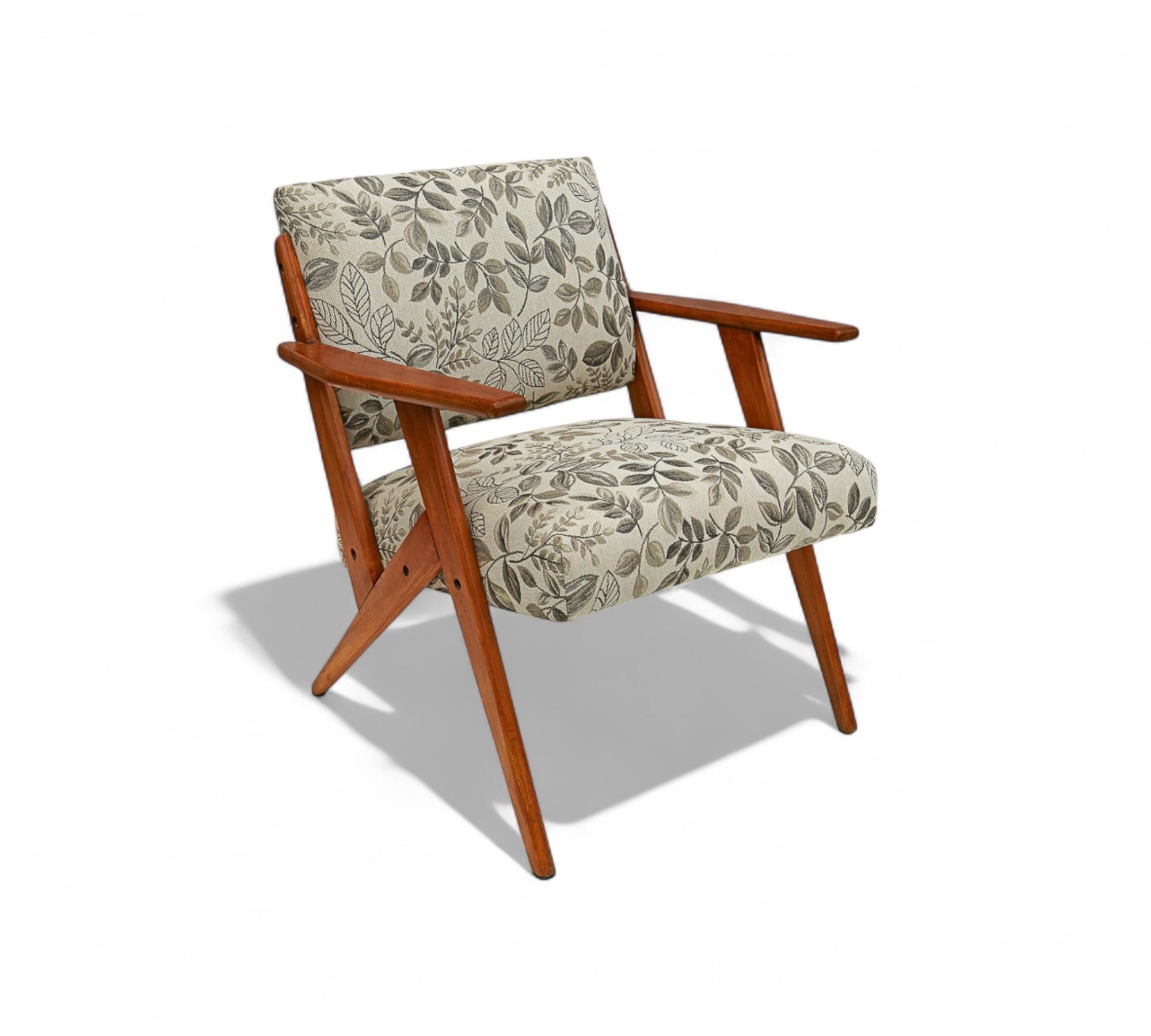 Das Gestell dieses Stuhls ist aus Pau Marfim-Hartholz gefertigt und steht für die Eleganz des modernen Designs der Jahrhundertmitte. Die schlanken Beine und die minimalistische Ästhetik sind Markenzeichen der brasilianischen Möbel aus der Mitte des
