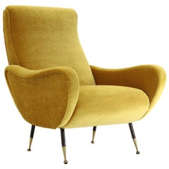 Fauteuil en velours jaune ocre, années 1950