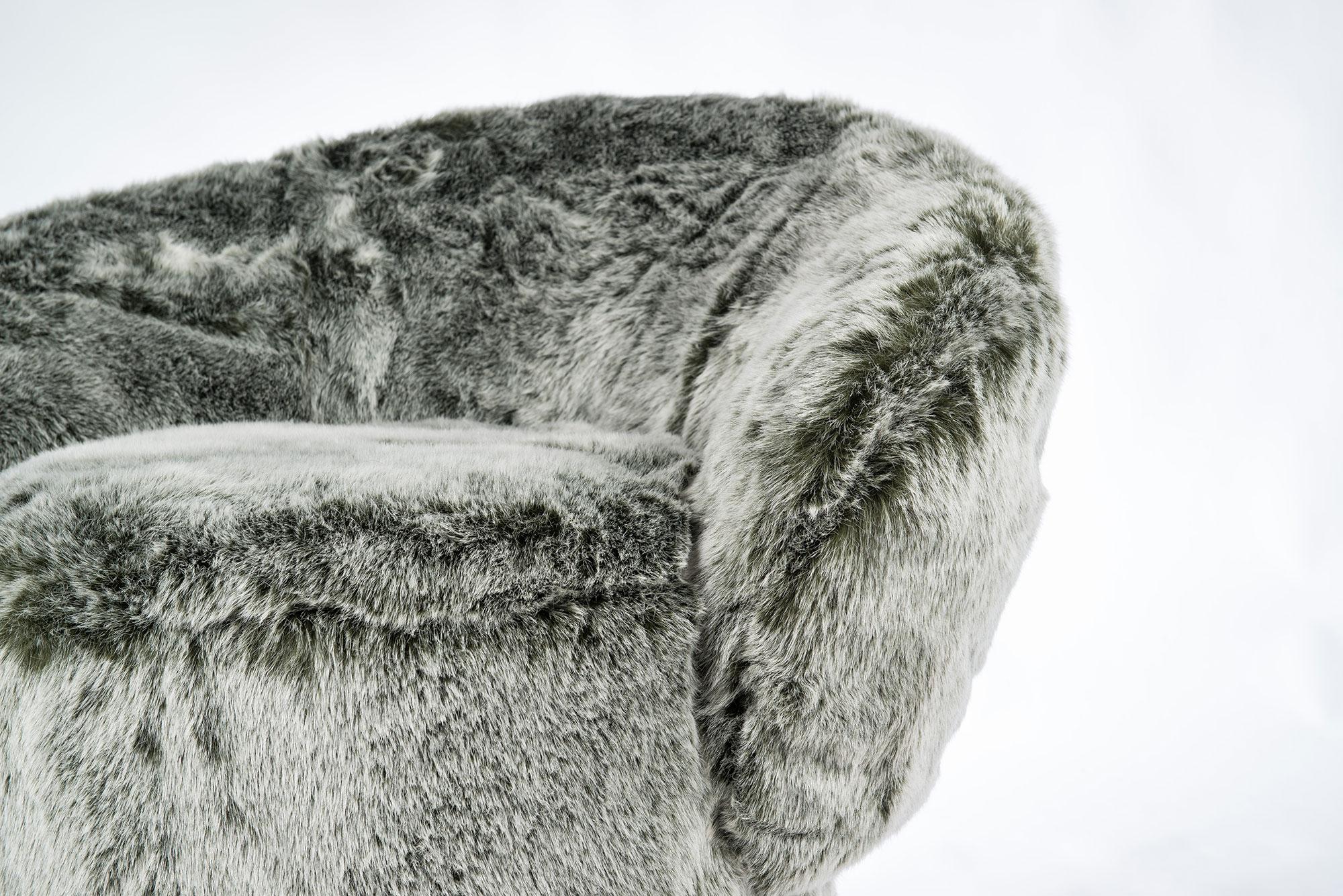 Modern Armchair Kidman, Green Fox Faux Fur, Made in Italy For Sale