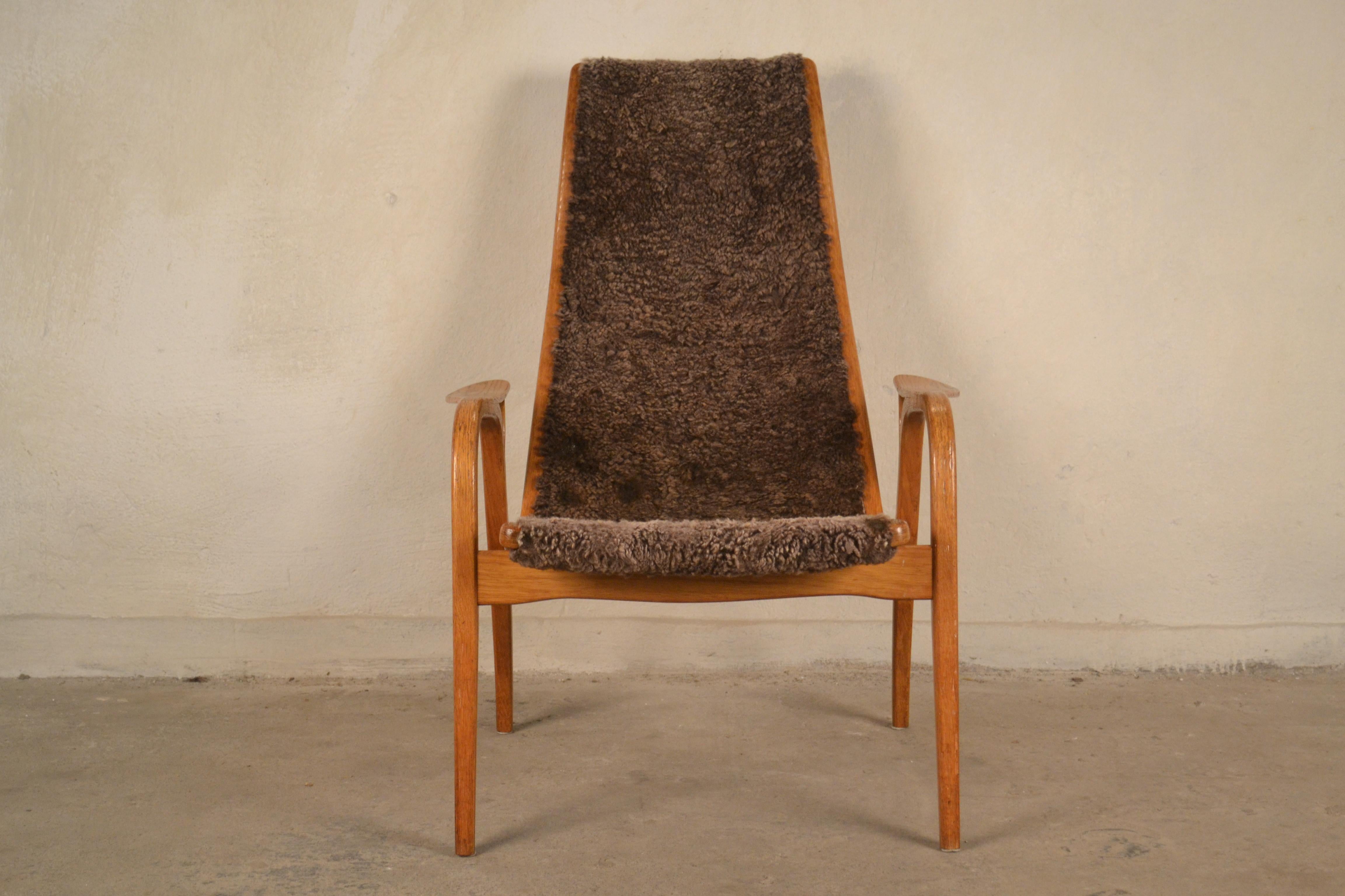 Armchair Lamino Swedese, designed by Yngve Ekström from the 1960s Fully original and signed. Frame made of bent oak. The Lamino armchair is considered the best and most famous armchair in Sweden. Fantastic, timeless form.