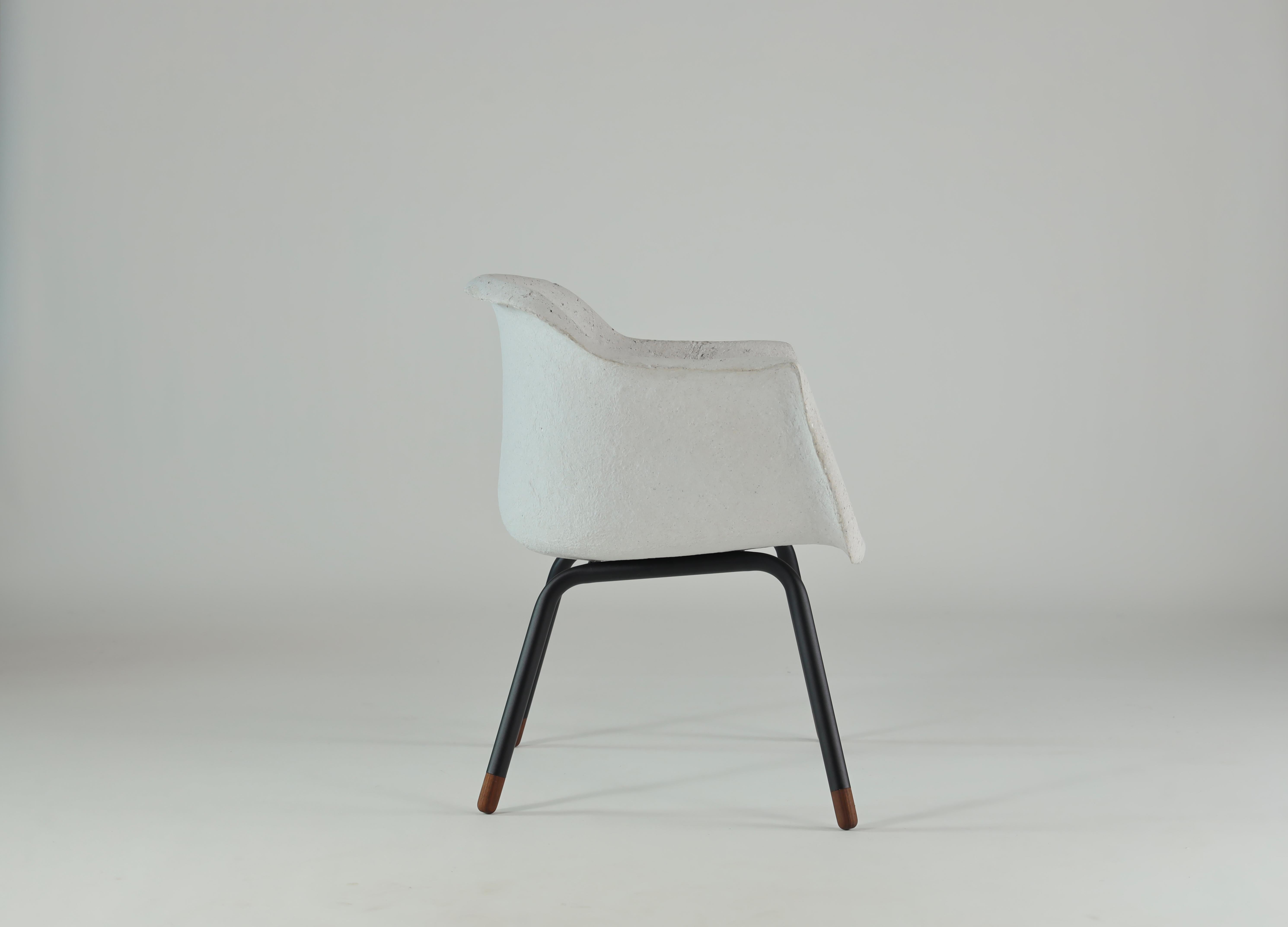 Moderne Grand fauteuil gris, Seduta ecologica en carta - fatta a mano en vente