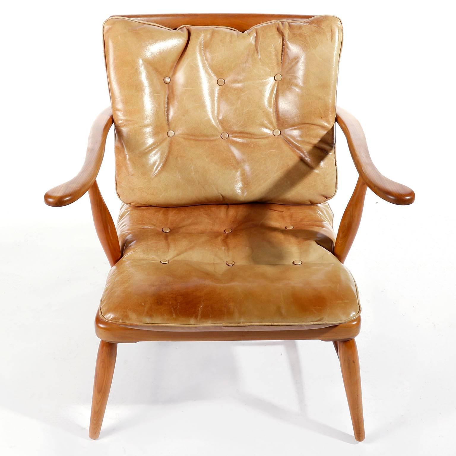 Mid-Century Modern, Arm Chair in Wood and Patinated Cognac Leather, 1950 In Good Condition For Sale In Hausmannstätten, AT