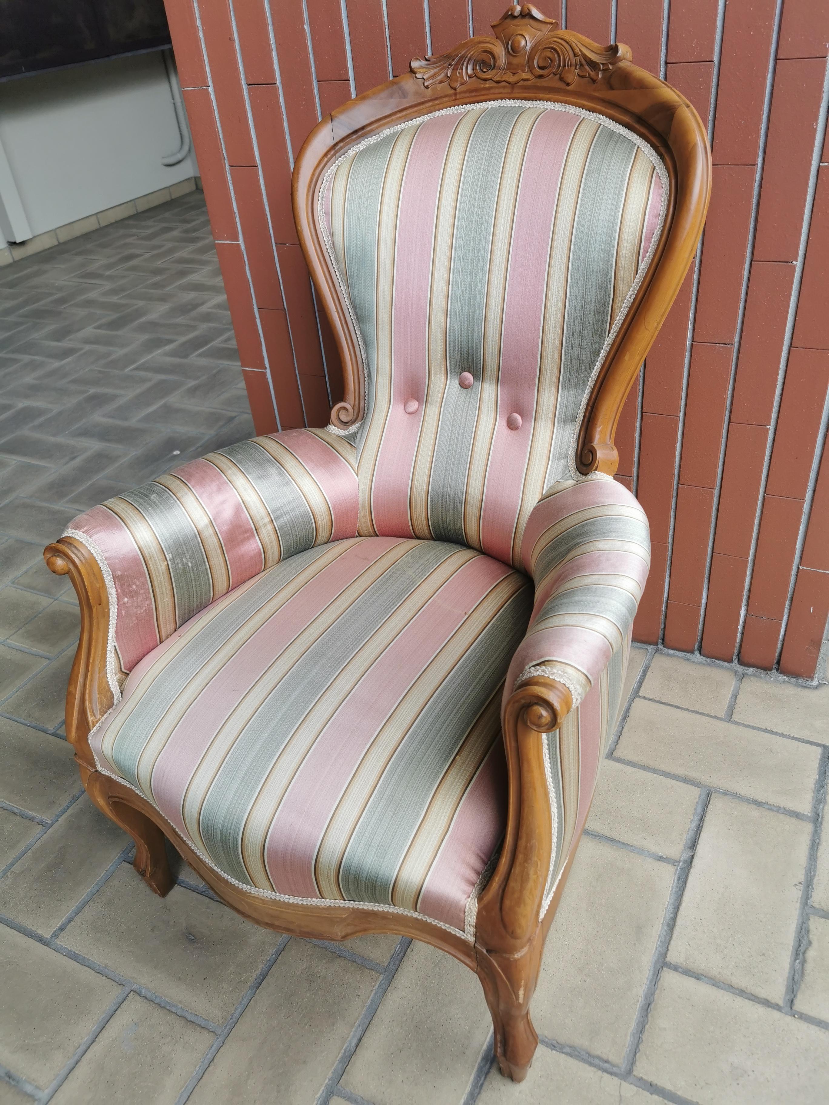 19th century Louis Philippe Armchair  In Good Condition For Sale In Torino, IT