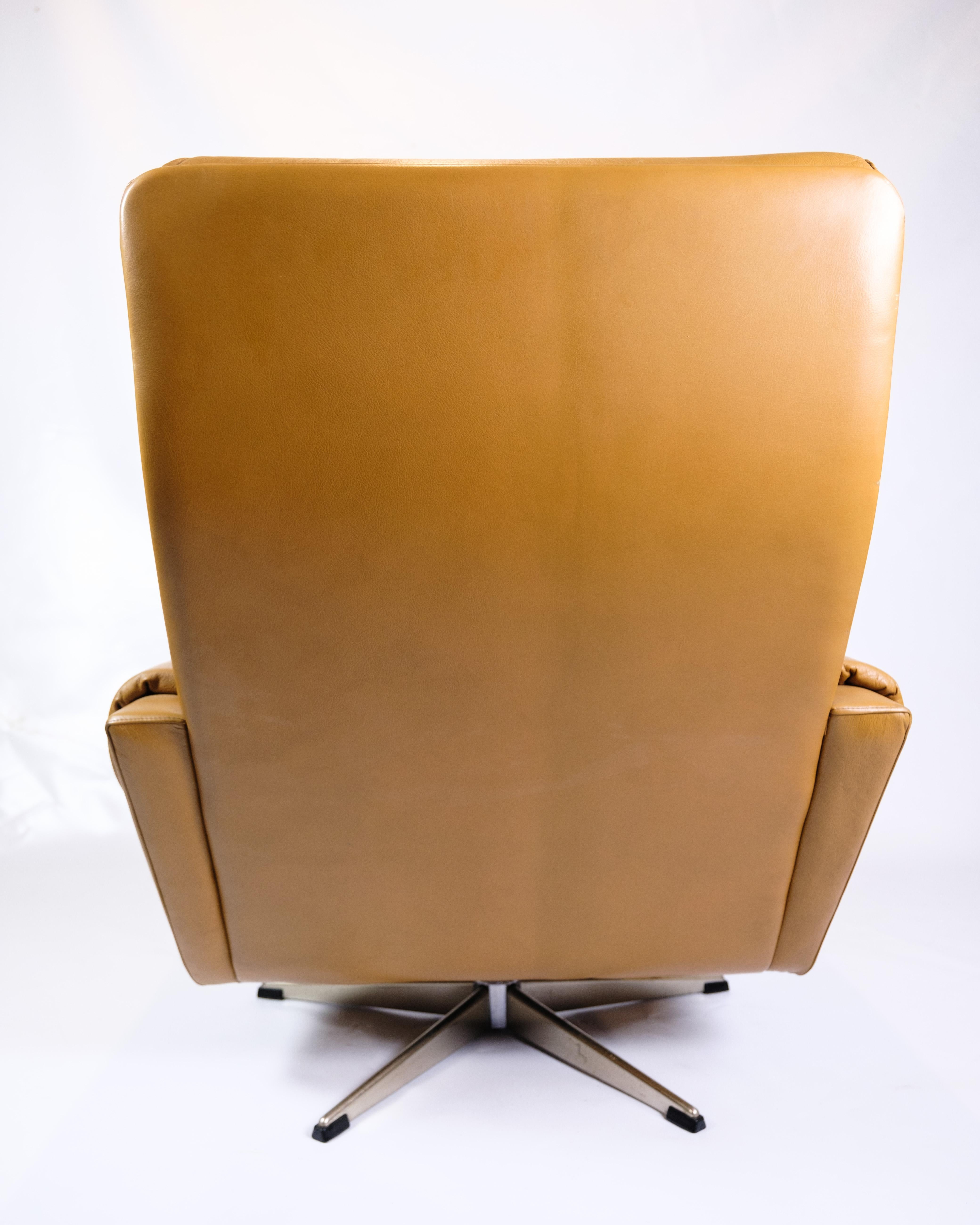 Armchair Made In Brown Leather From 1980s In Good Condition For Sale In Lejre, DK