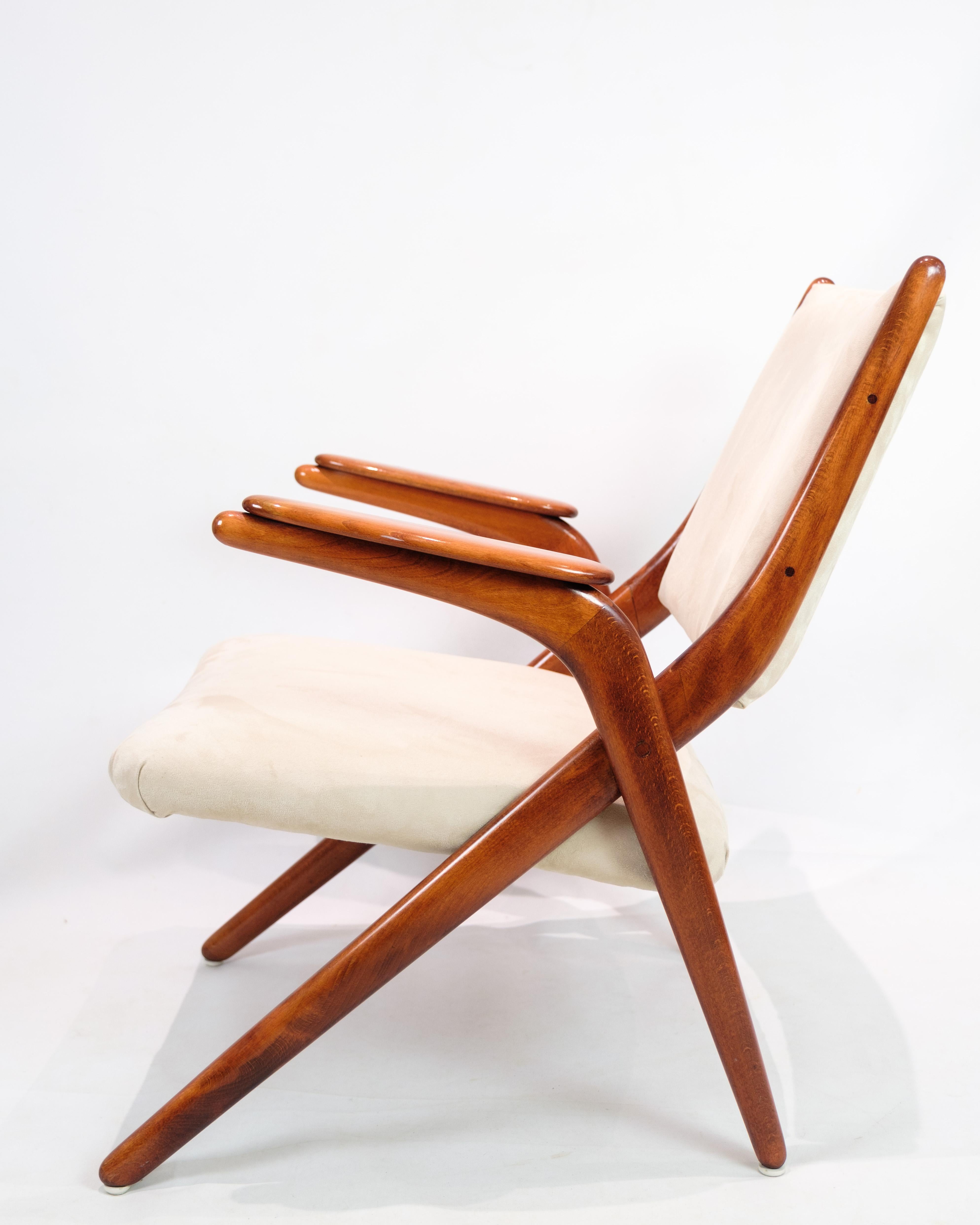 Mid-Century moderno Poltrona in Wood Wood lucidato di Arne Hovmand-Olsen degli anni '60 in vendita