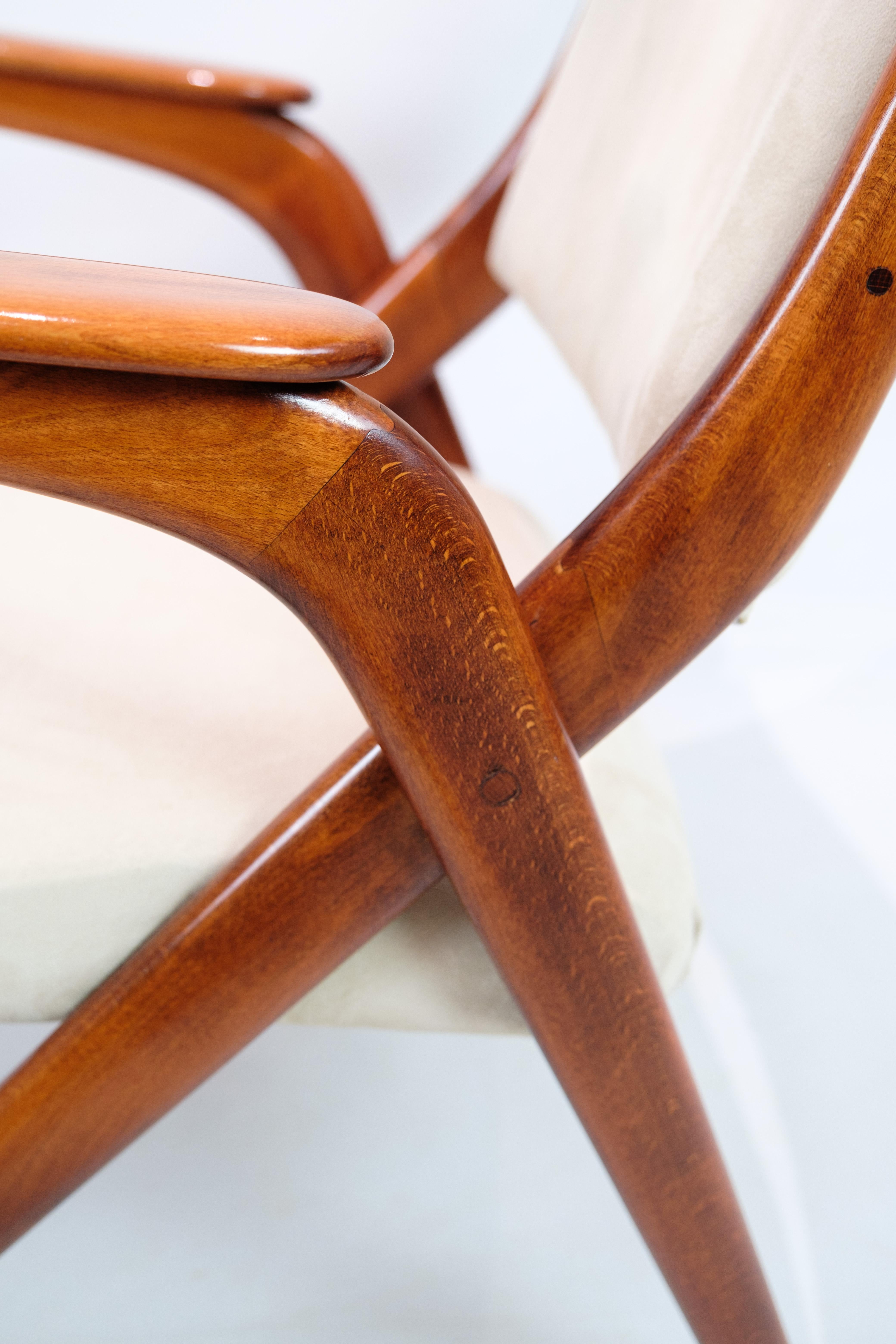 Legno Poltrona in Wood Wood lucidato di Arne Hovmand-Olsen degli anni '60 in vendita