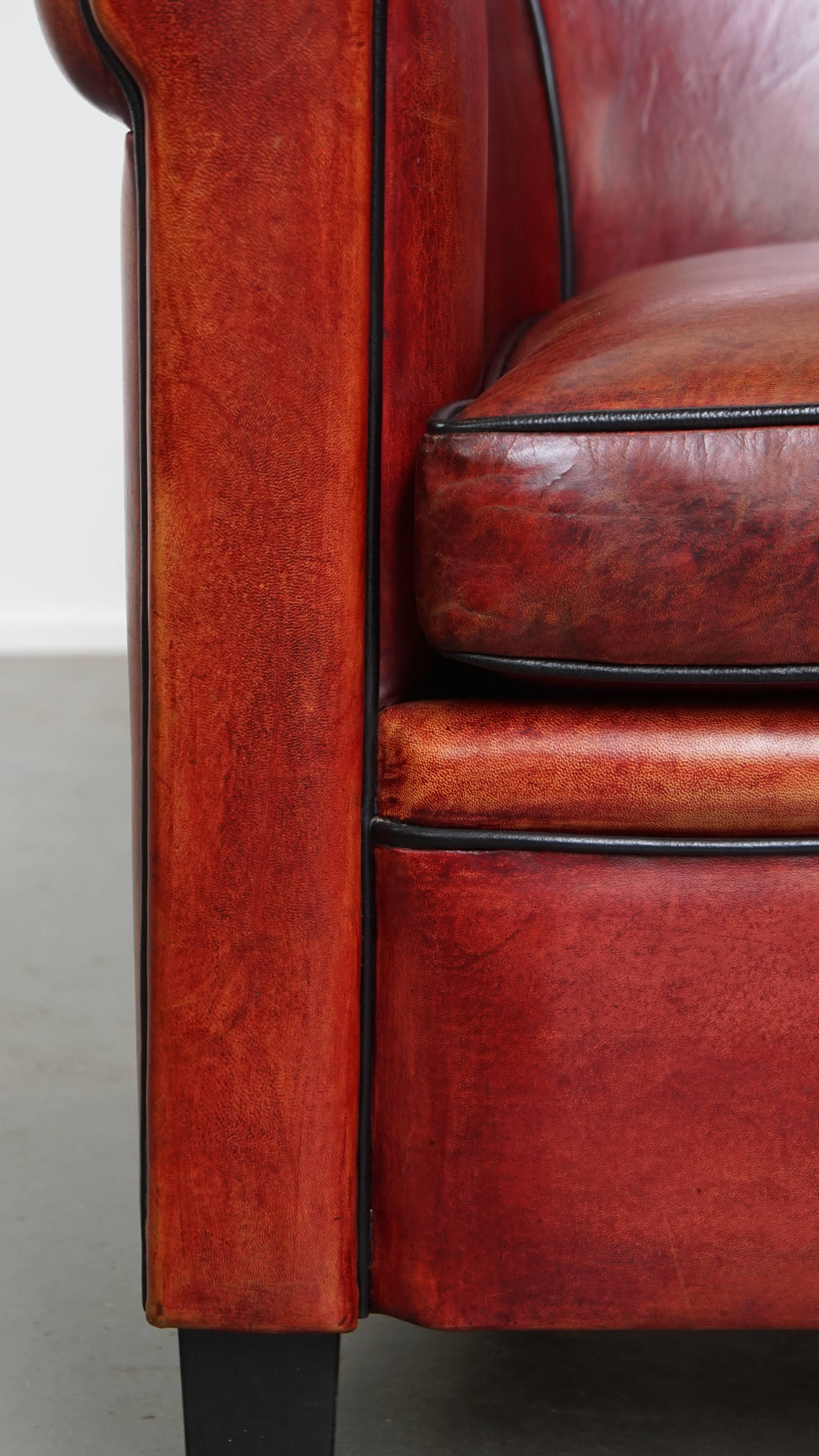 Sessel aus Schafsleder in der Farbe rot/braun im Angebot 4