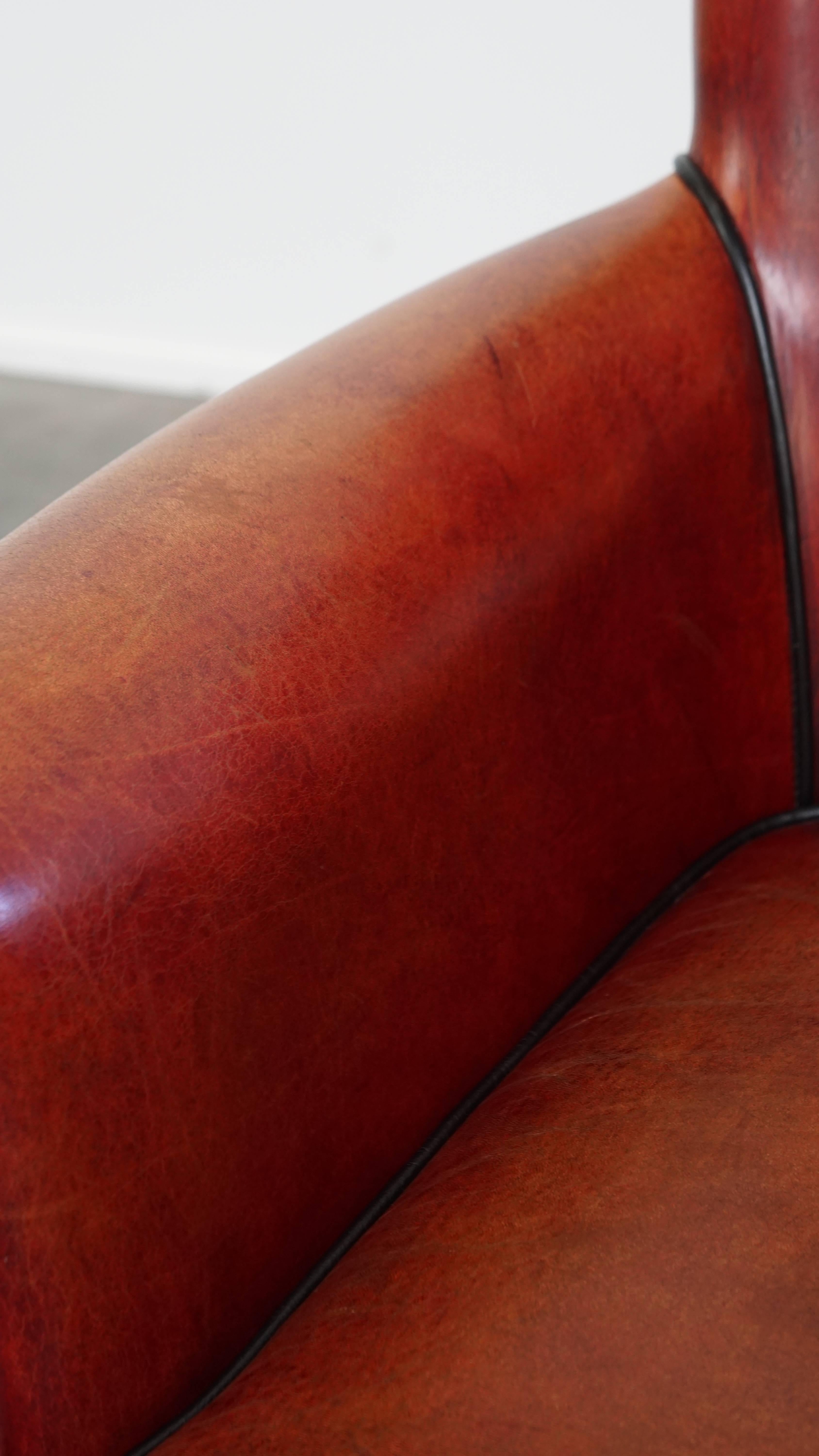Sillón de piel de oveja en un exclusivo color rojo/marrón en venta 5