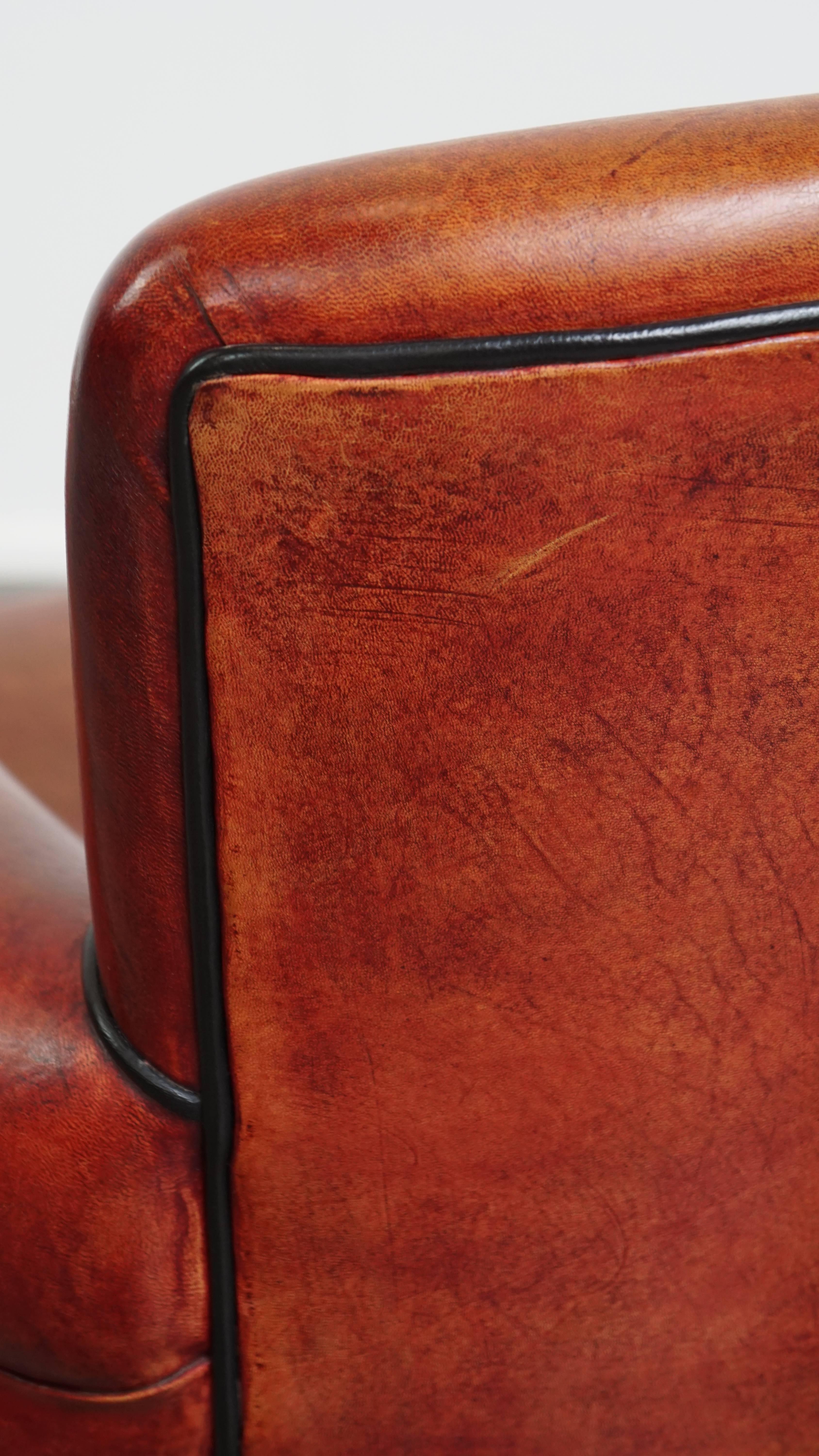 Sillón de piel de oveja en un exclusivo color rojo/marrón en venta 8