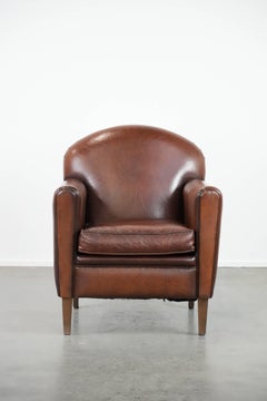 Sessel aus Schafsleder im Art-Deco-Design mit warmen Farben