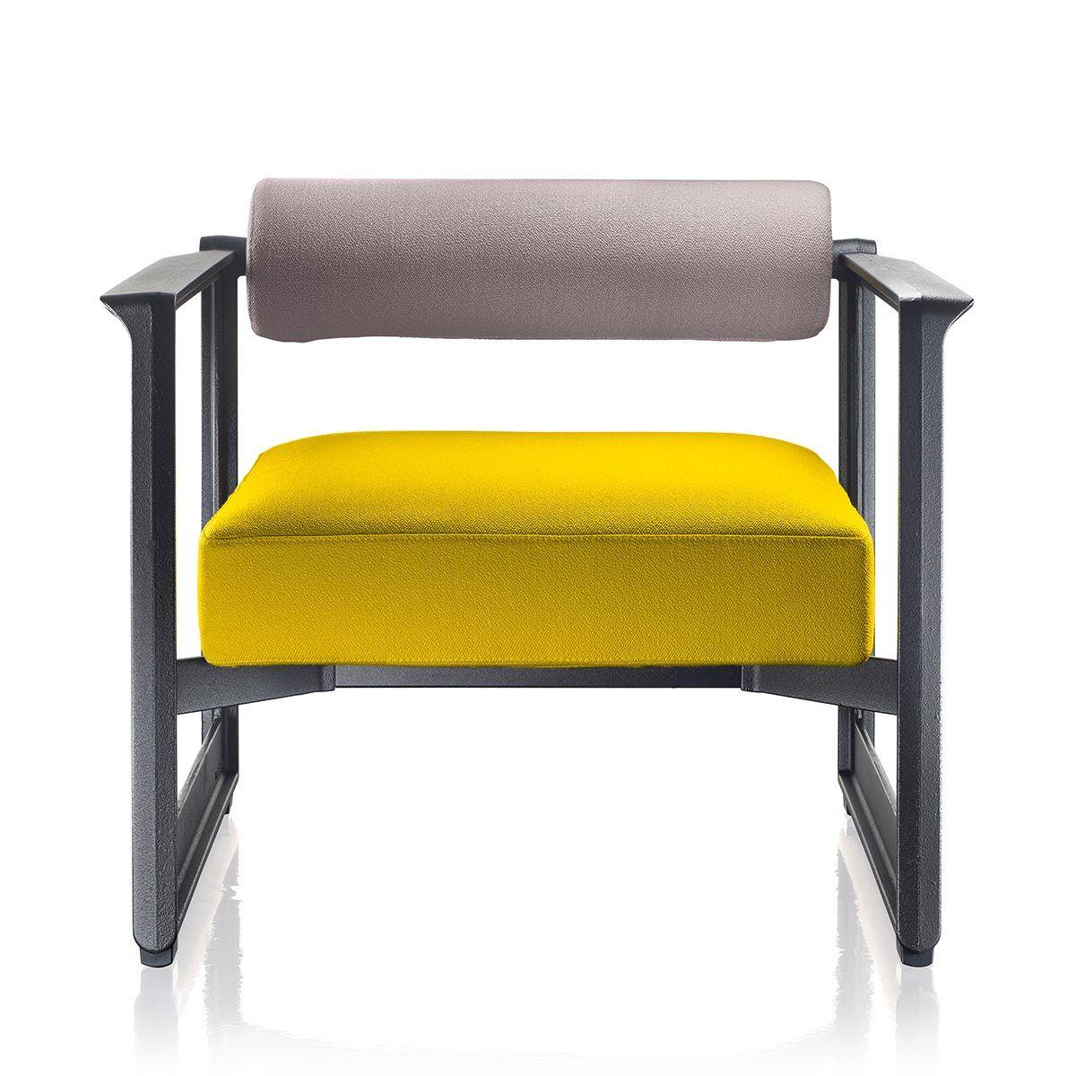 Produit : Fauteuil
Modèle/Marque : Magis Brut
Concepteur : Konstantin Grcic
Type de produit : Fauteuil

Description :
Le fauteuil Magis Brut, conçu par Konstantin Grcic, est un siège minimaliste mais sophistiqué qui met l'accent sur des lignes