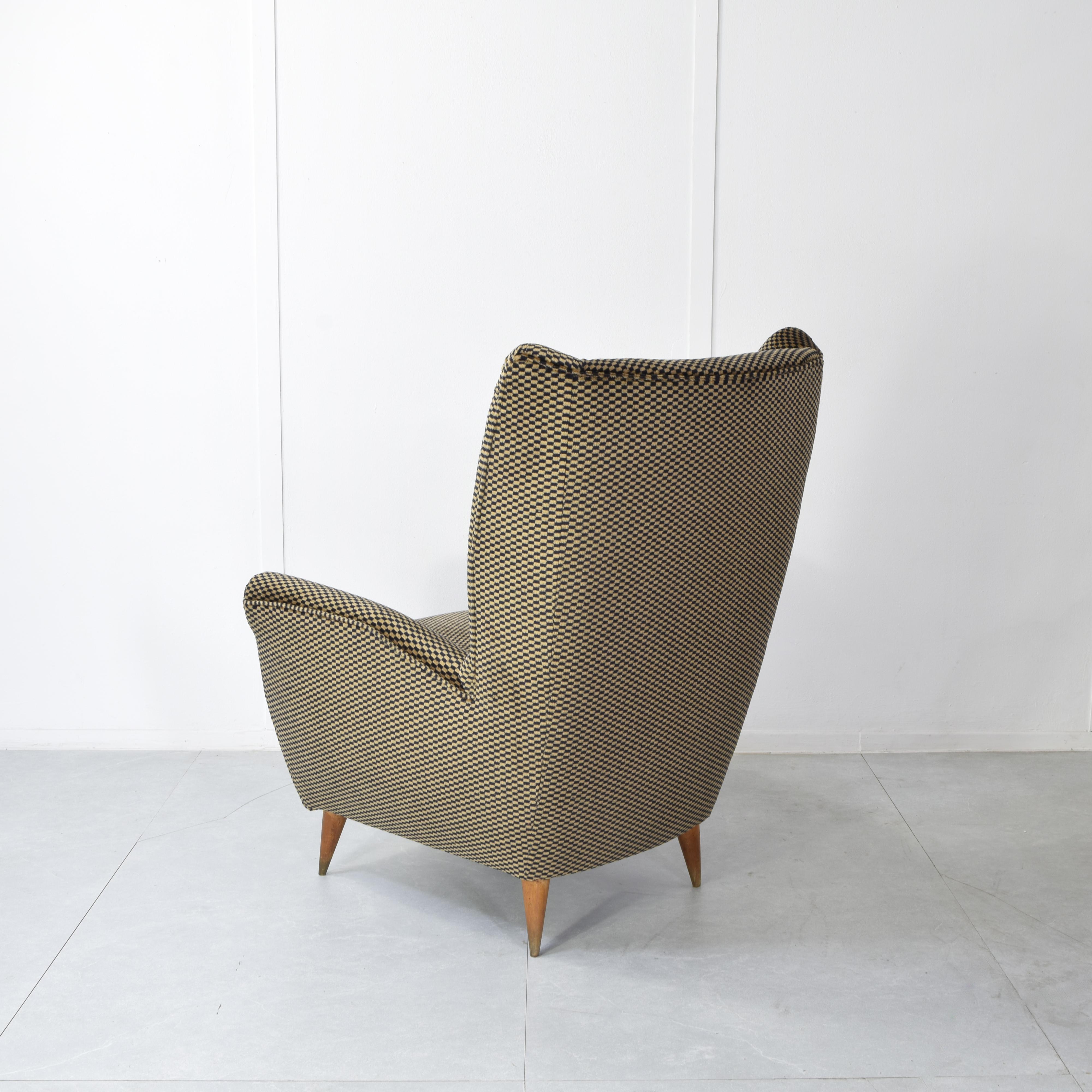 Armchair manufactured by ISA attributed to Gio Ponti 1950s. in vendita 1
